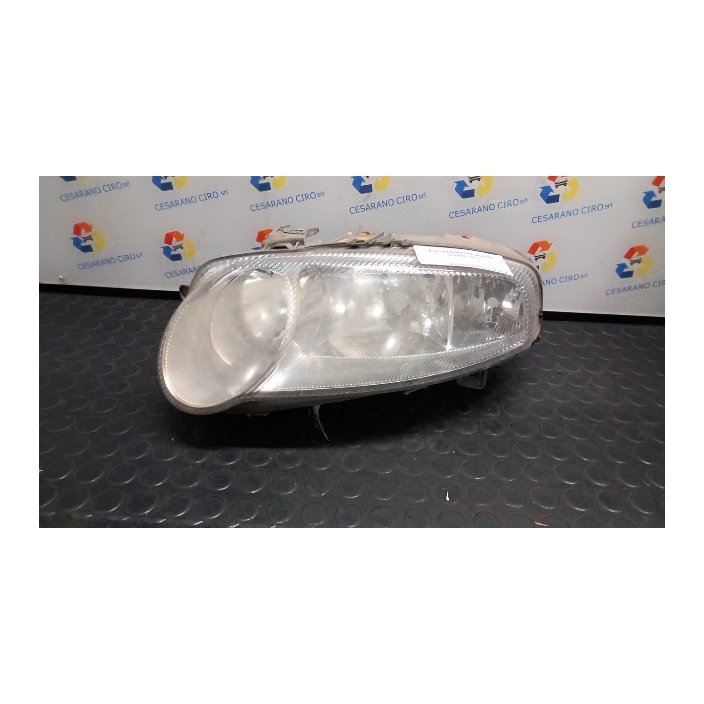PROIETTORE SX. 026 ALFA ROMEO 147 (W8) (08/00-01/06) AR37203 46826196