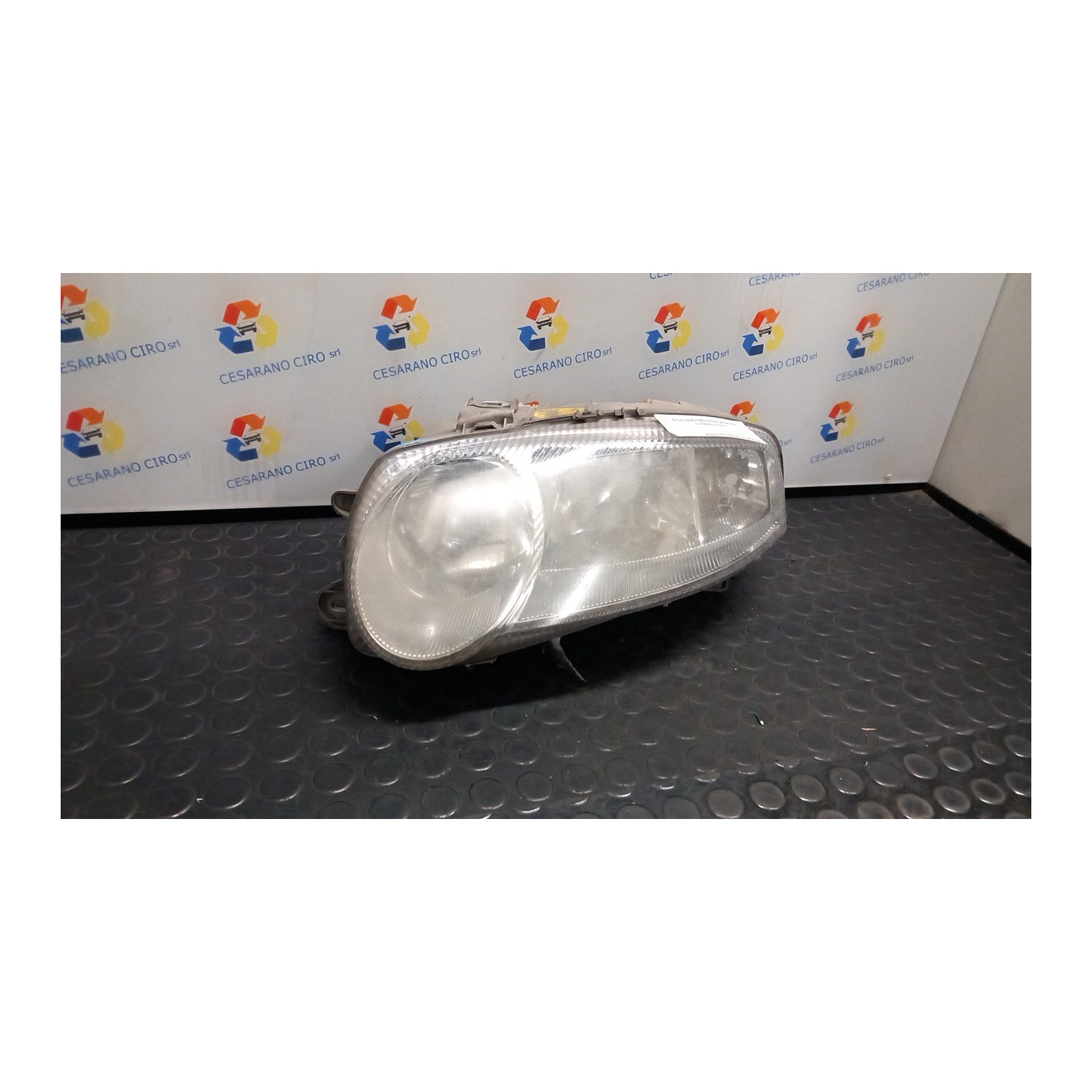PROIETTORE SX. 026 ALFA ROMEO 147 (W8) (08/00-01/06) AR37203 46826196