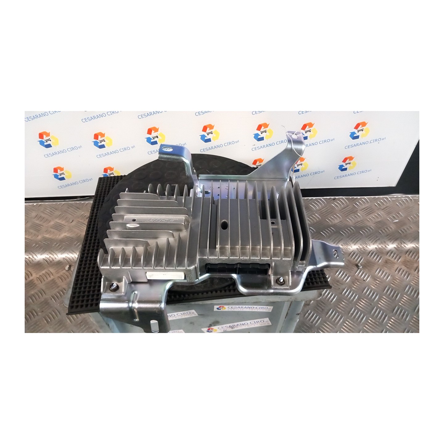 AMPLIFICATORE HI-FI 043 RENAULT KOLEOS (05/08-) M9RZ8 NB3794019053002