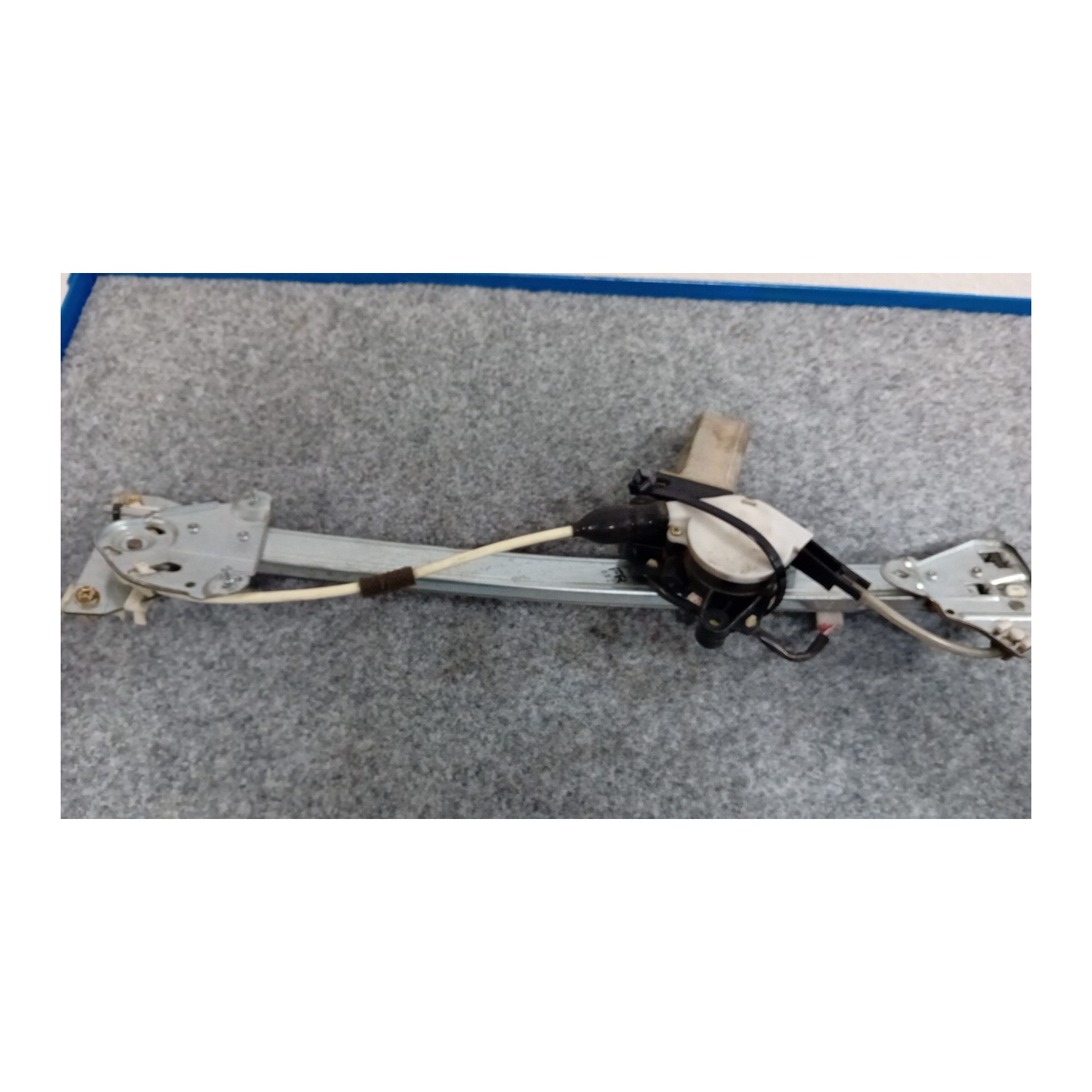 ALZACRISTALLO ELETTR. PORTA ANT. CON DX. 069 MAZDA DEMIO (11/98-03/03)  D20258590