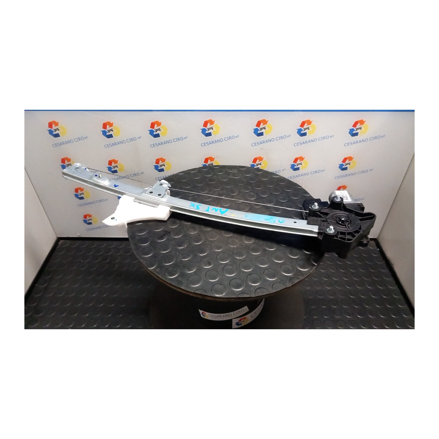 ALZACRISTALLO ELETTR. PORTA ANT. SX. 070 HYUNDAI BAYON (06/21-) G4LF 82403Q0010