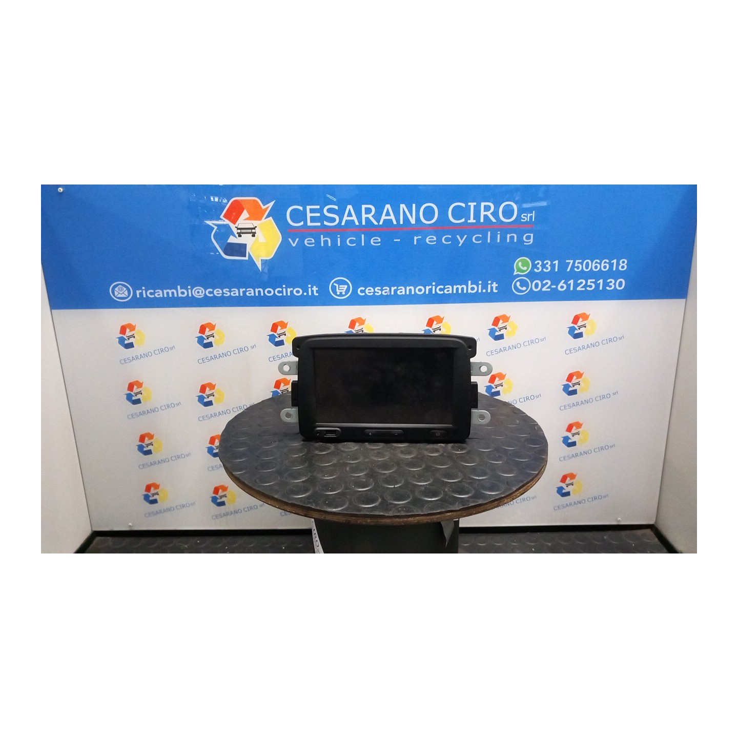 AUTORADIO C/NAVIGATORE/ENPA01 073 DACIA SANDERO 2A SERIE (12/12-09/21 D4FF7 281153391R
