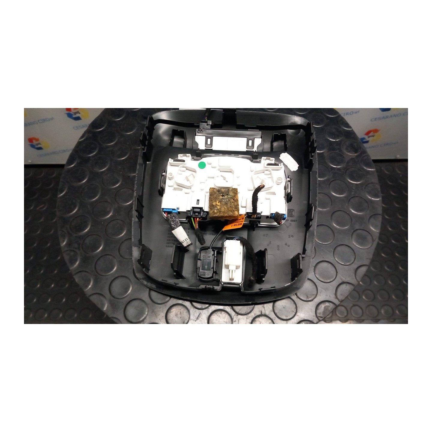 LUCE CORTESIA ANT. TETTO 075 DACIA SANDERO 2A SERIE (12/12-09/21 D4FF7 8200073234