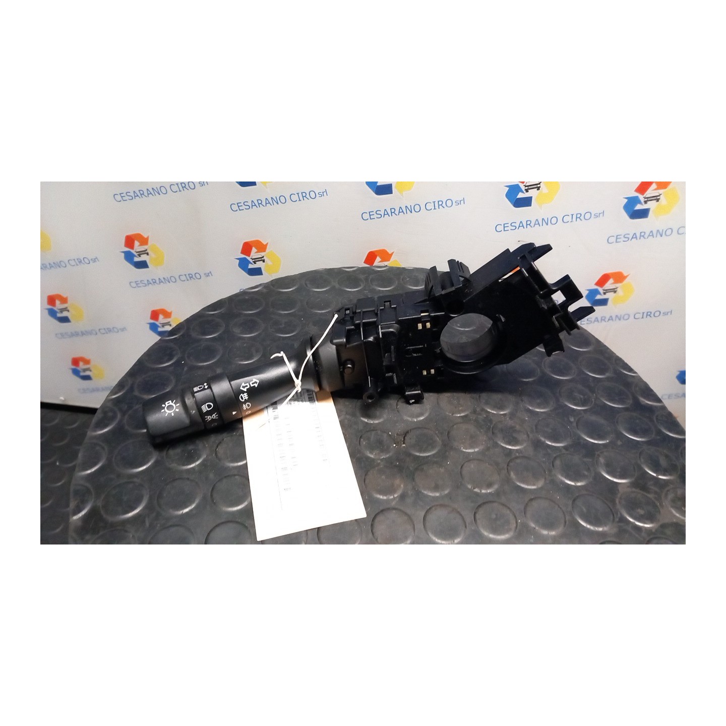 BLOCCO COMANDO VOLANTE LUCI 054 KIA VENGA (01/10-) G4FA 934101M521