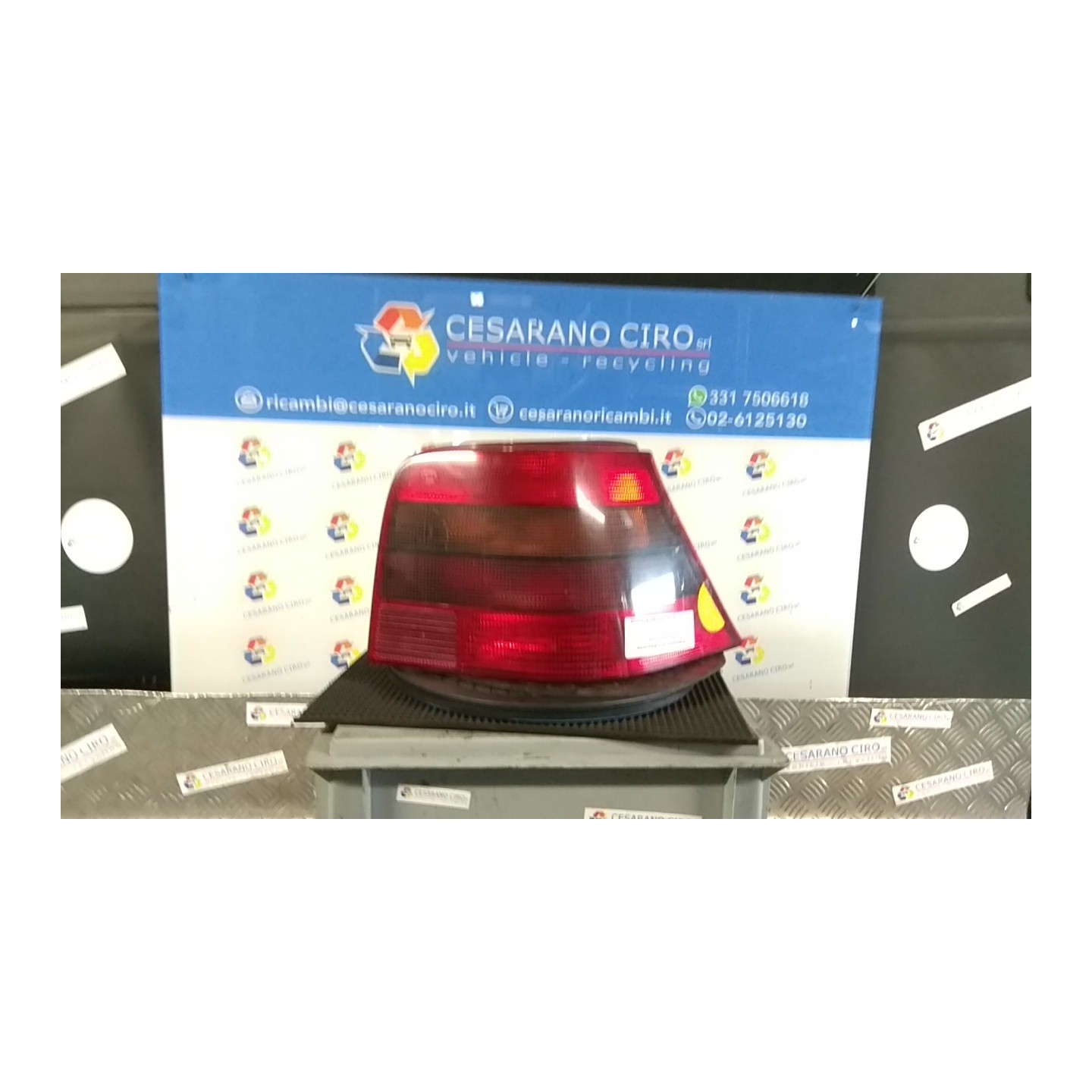 FANALE POST. OSCURATO DX. 011 VOLKSWAGEN GOLF (1J) (09/97-03/06) AZD 1J6945096T