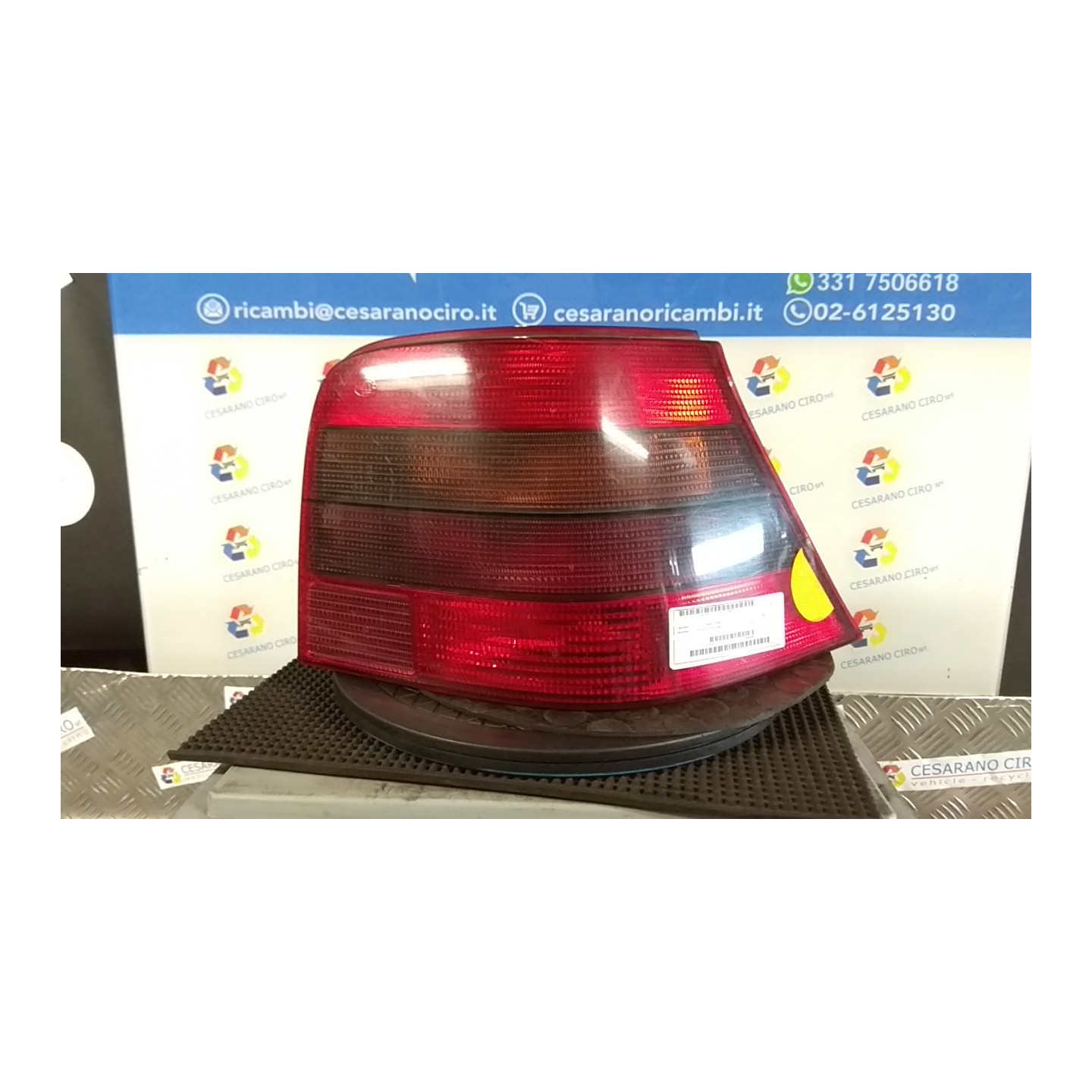 FANALE POST. OSCURATO DX. 011 VOLKSWAGEN GOLF (1J) (09/97-03/06) AZD 1J6945096T