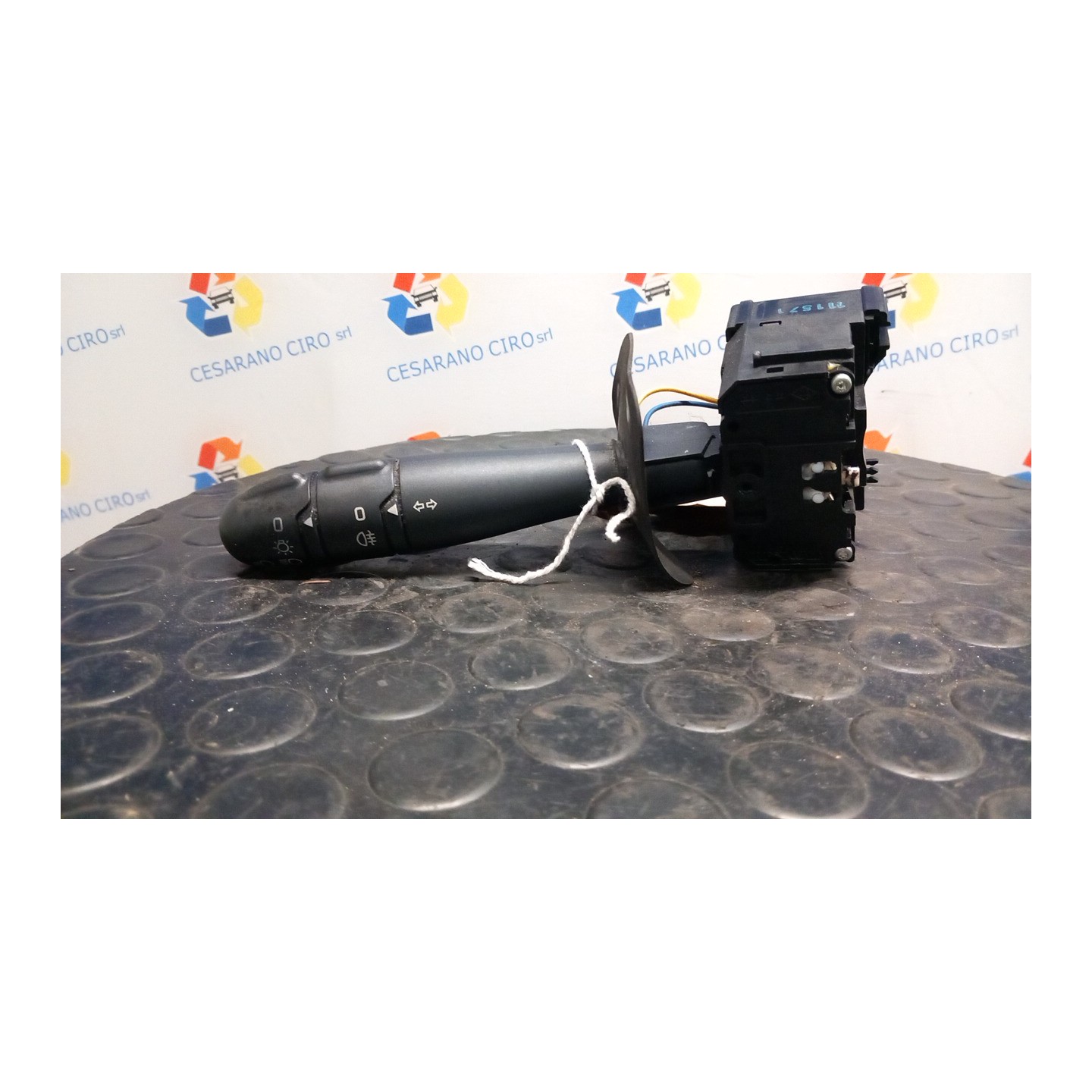 BLOCCO COMANDO VOLANTE LUCI 007 RENAULT CLIO 2A SERIE (05/01-11/10) D7FG7 7701048955