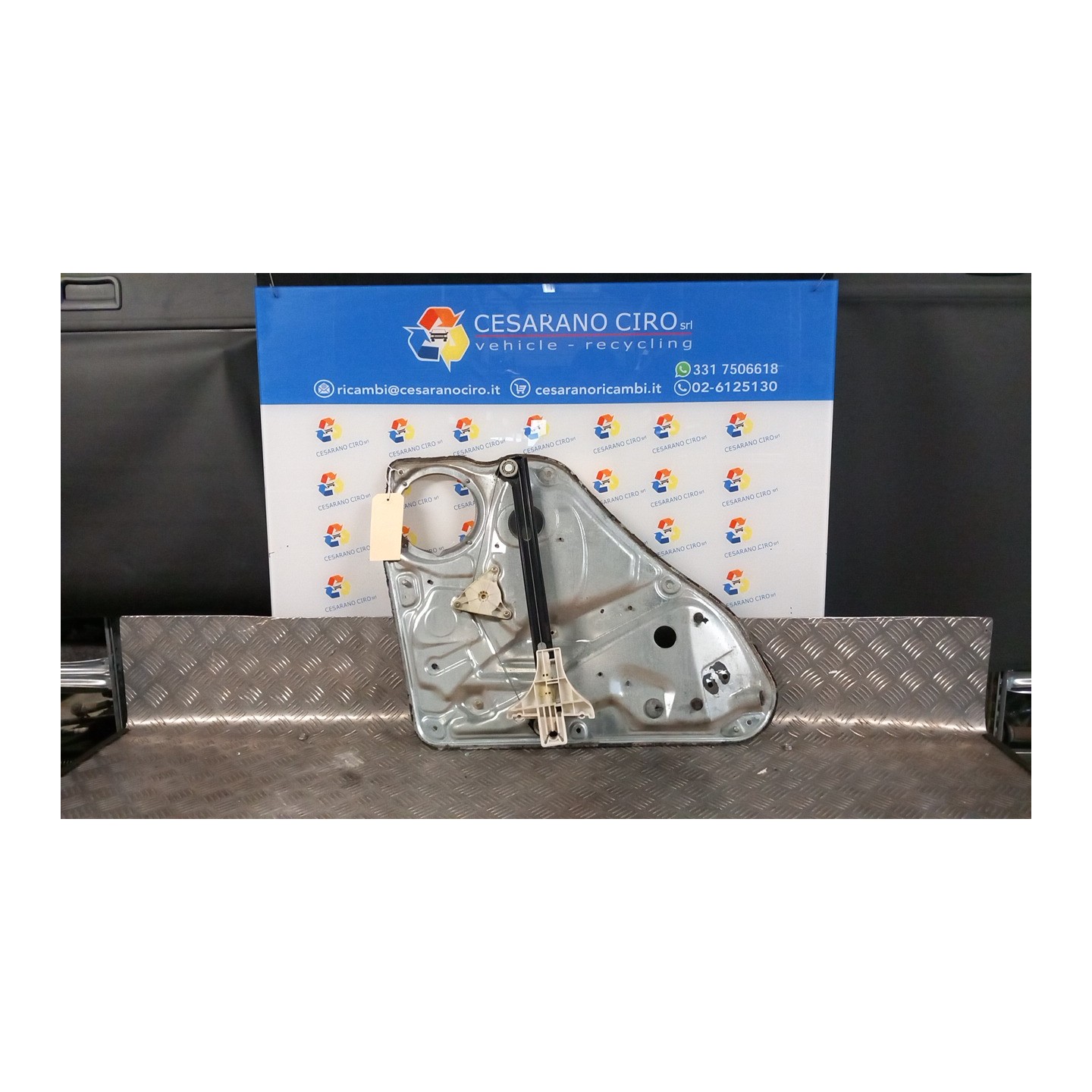 MOTORINO ALZACRISTALLO PORTA POST. DX. 107 VOLKSWAGEN PASSAT (3B) (08/96-04/03) ADR 1C0959812001
