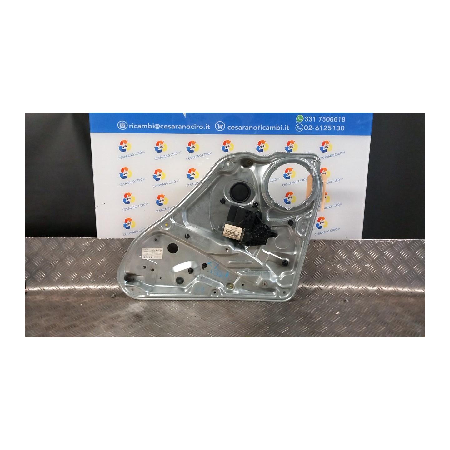MOTORINO ALZACRISTALLO PORTA POST. DX. 107 VOLKSWAGEN PASSAT (3B) (08/96-04/03) ADR 1C0959812001