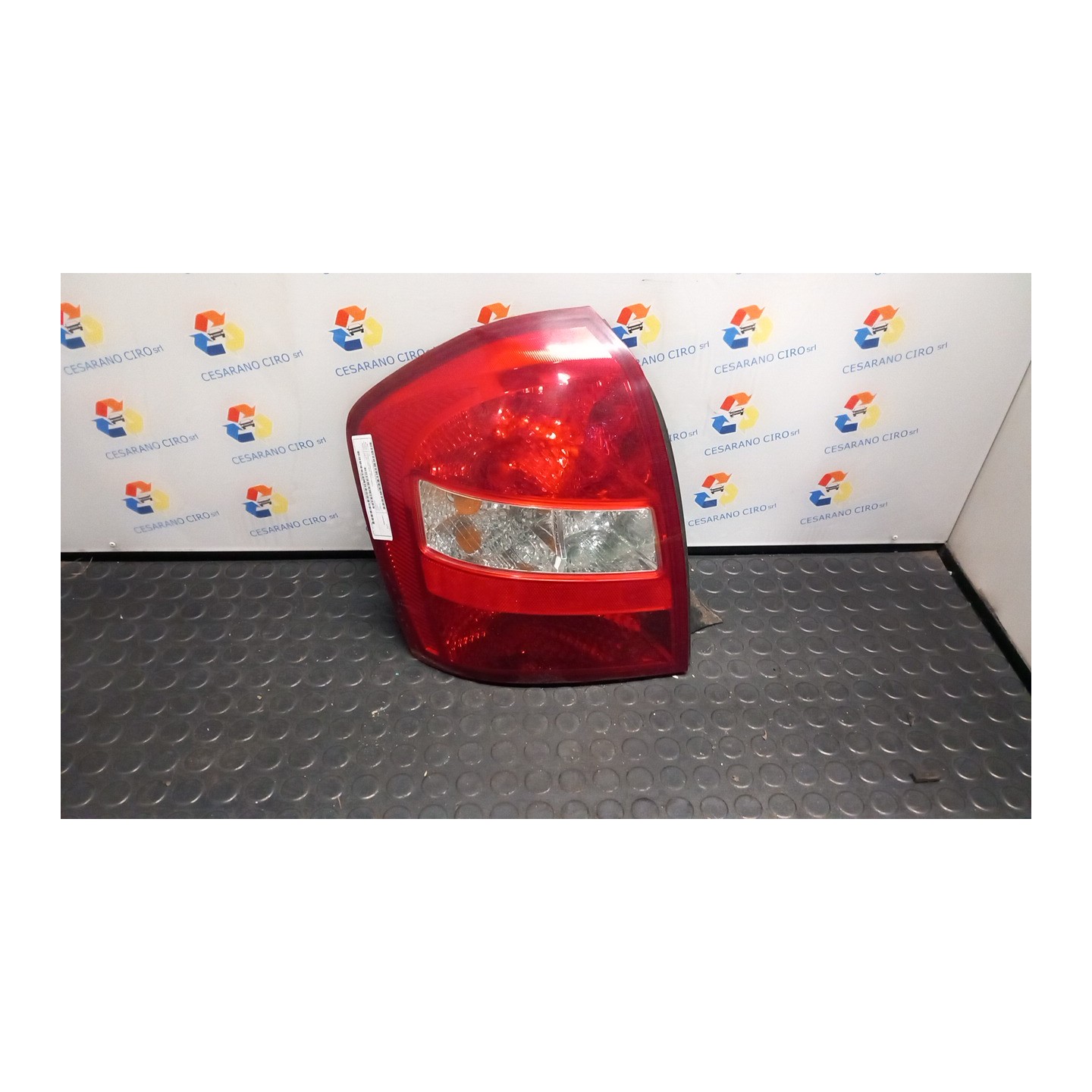 FANALE POST. SX. 100 KIA CERATO (10/04-02/08) D4FA 924012F210