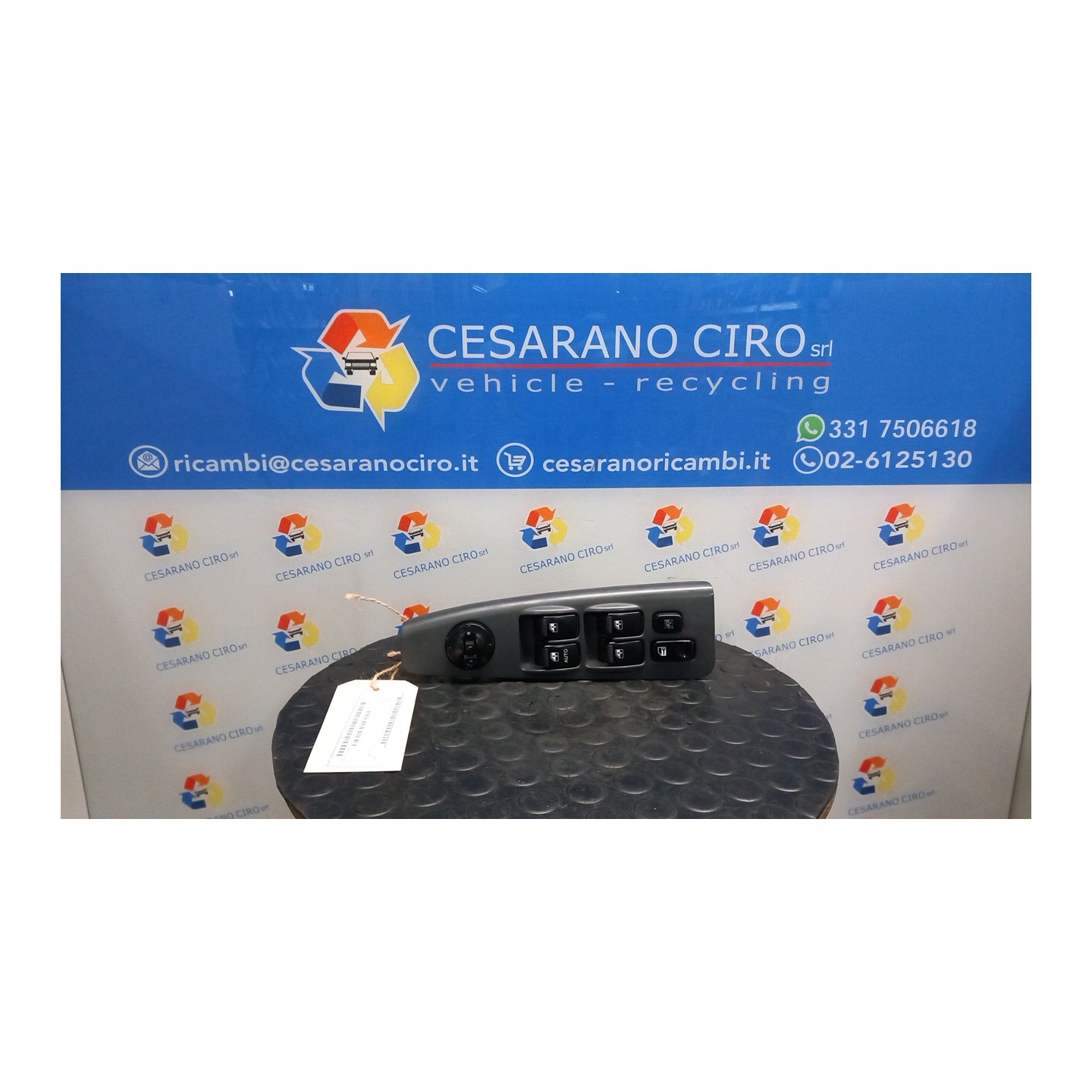 BLOCCO COMANDI ALZACRISTALLI C/RETROVISORE EST. ELET. 124 KIA CERATO (10/04-02/08) D4FA 935702F010GW