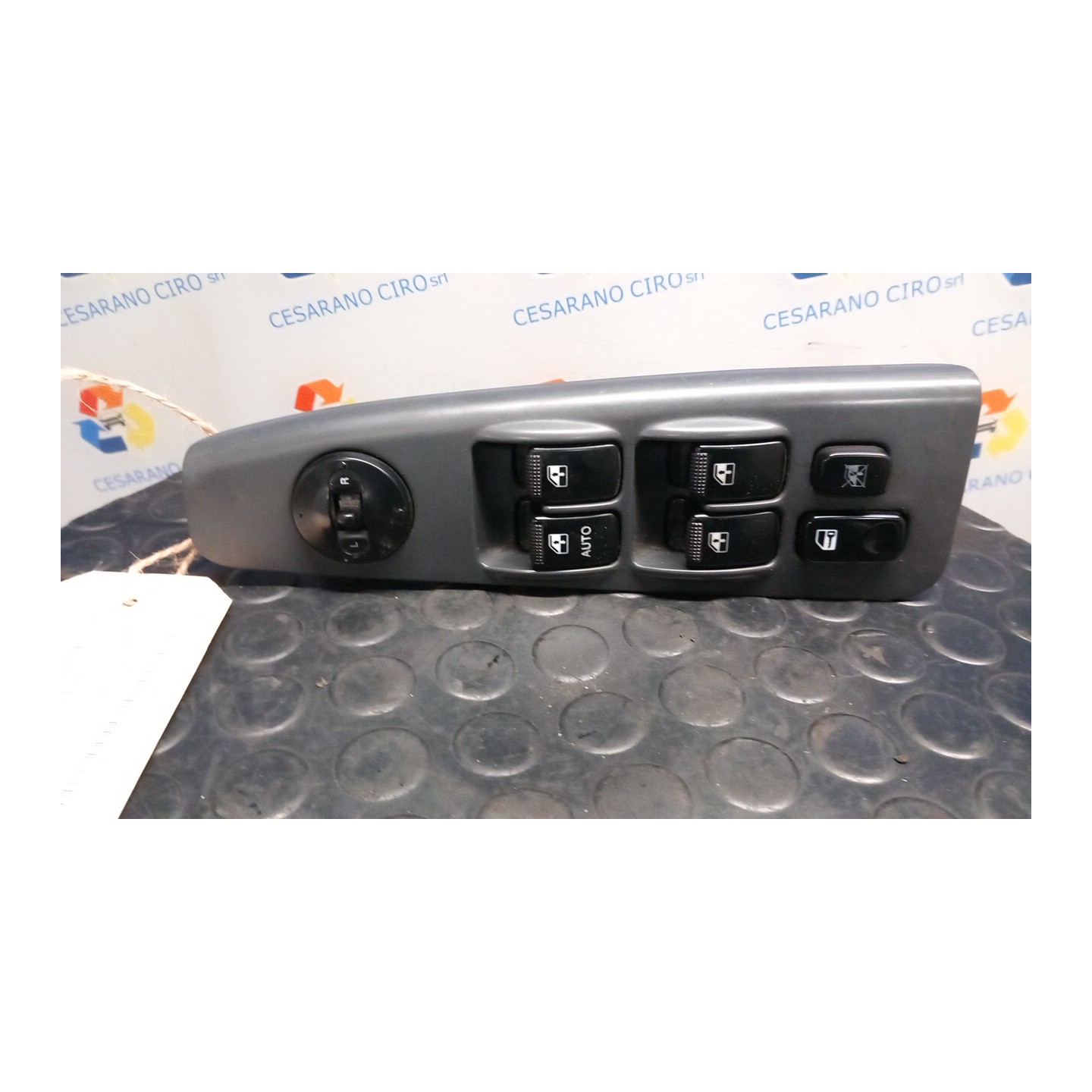 BLOCCO COMANDI ALZACRISTALLI C/RETROVISORE EST. ELET. 124 KIA CERATO (10/04-02/08) D4FA 935702F010GW