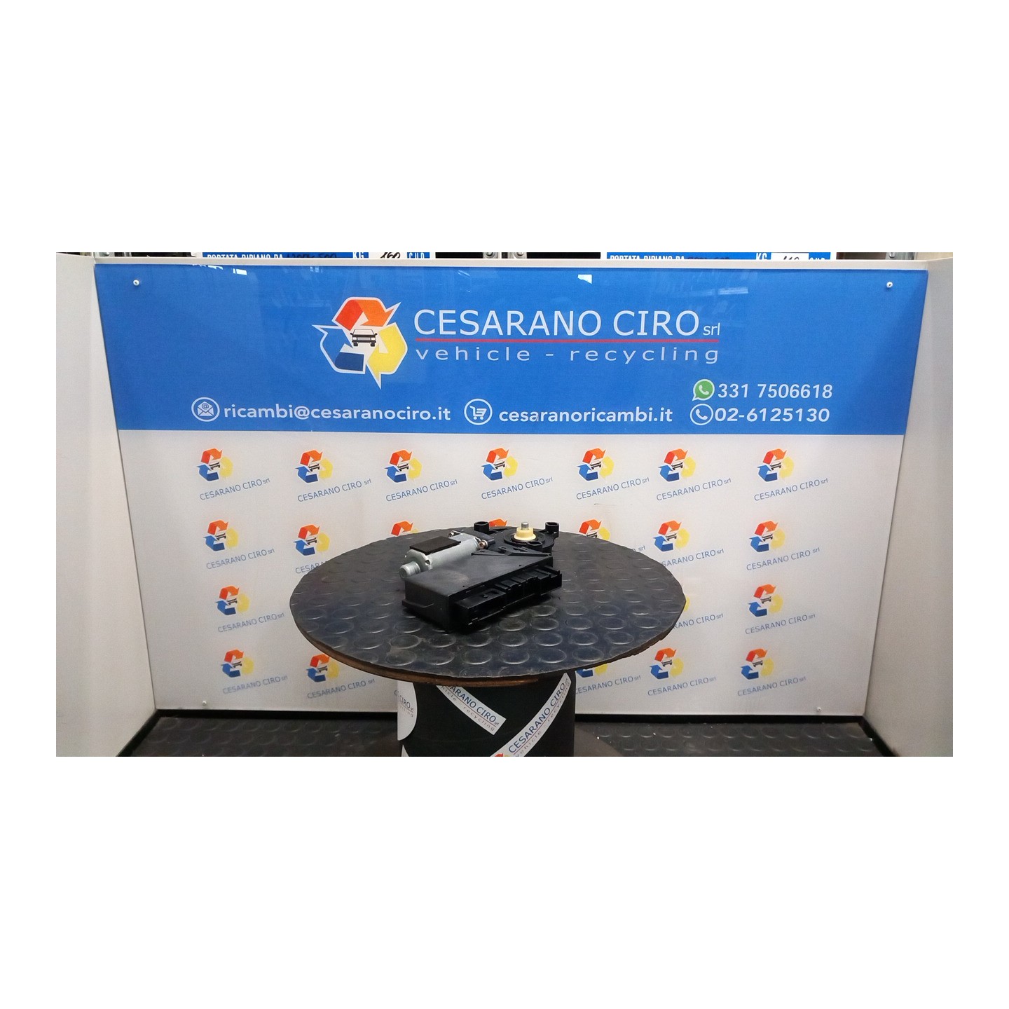 ALZACRISTALLO PORTA POST. DX. 137 AUDI A2 (8Z) (06/00-02/06) AUA 8Z0839400A