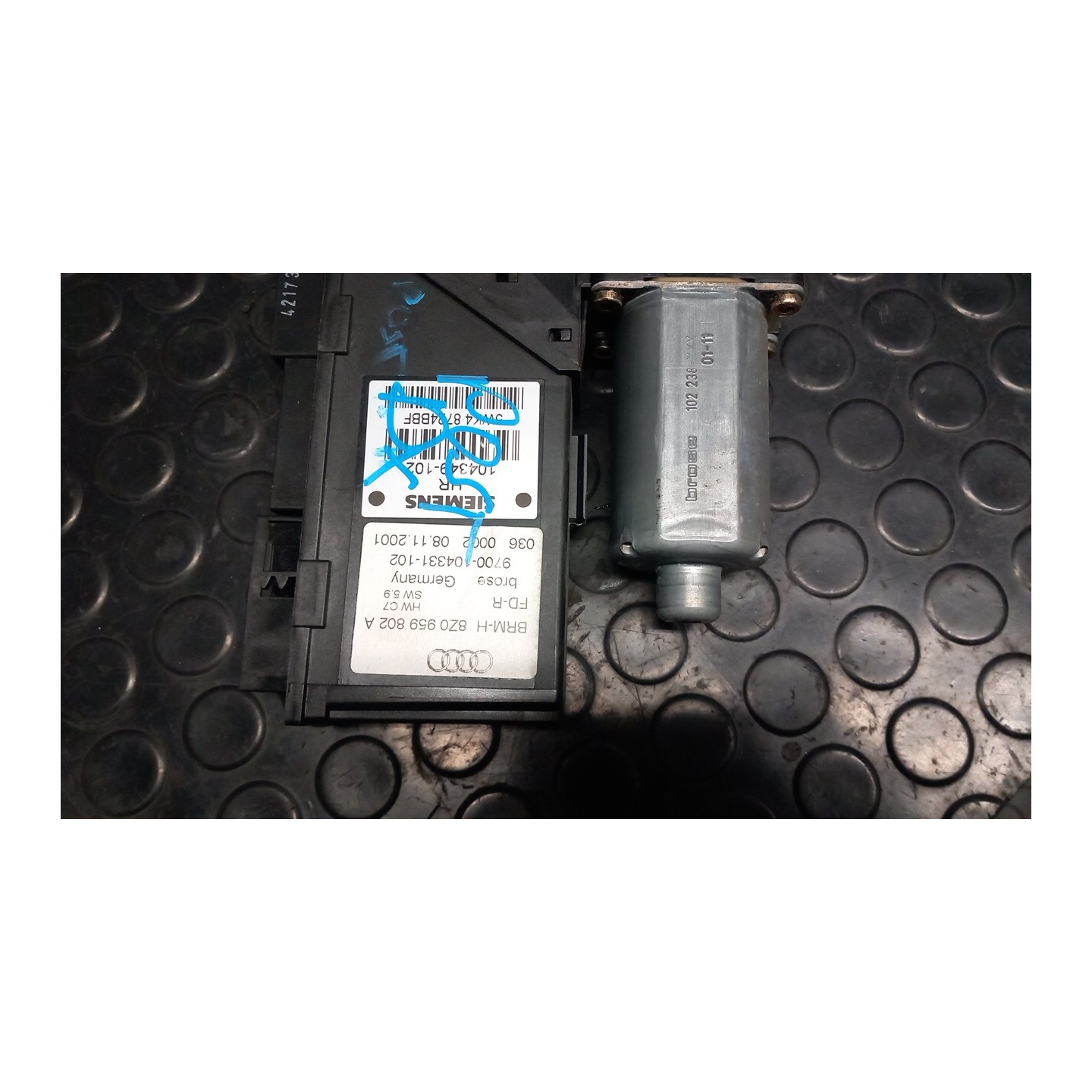 ALZACRISTALLO PORTA POST. DX. 137 AUDI A2 (8Z) (06/00-02/06) AUA 8Z0839400A