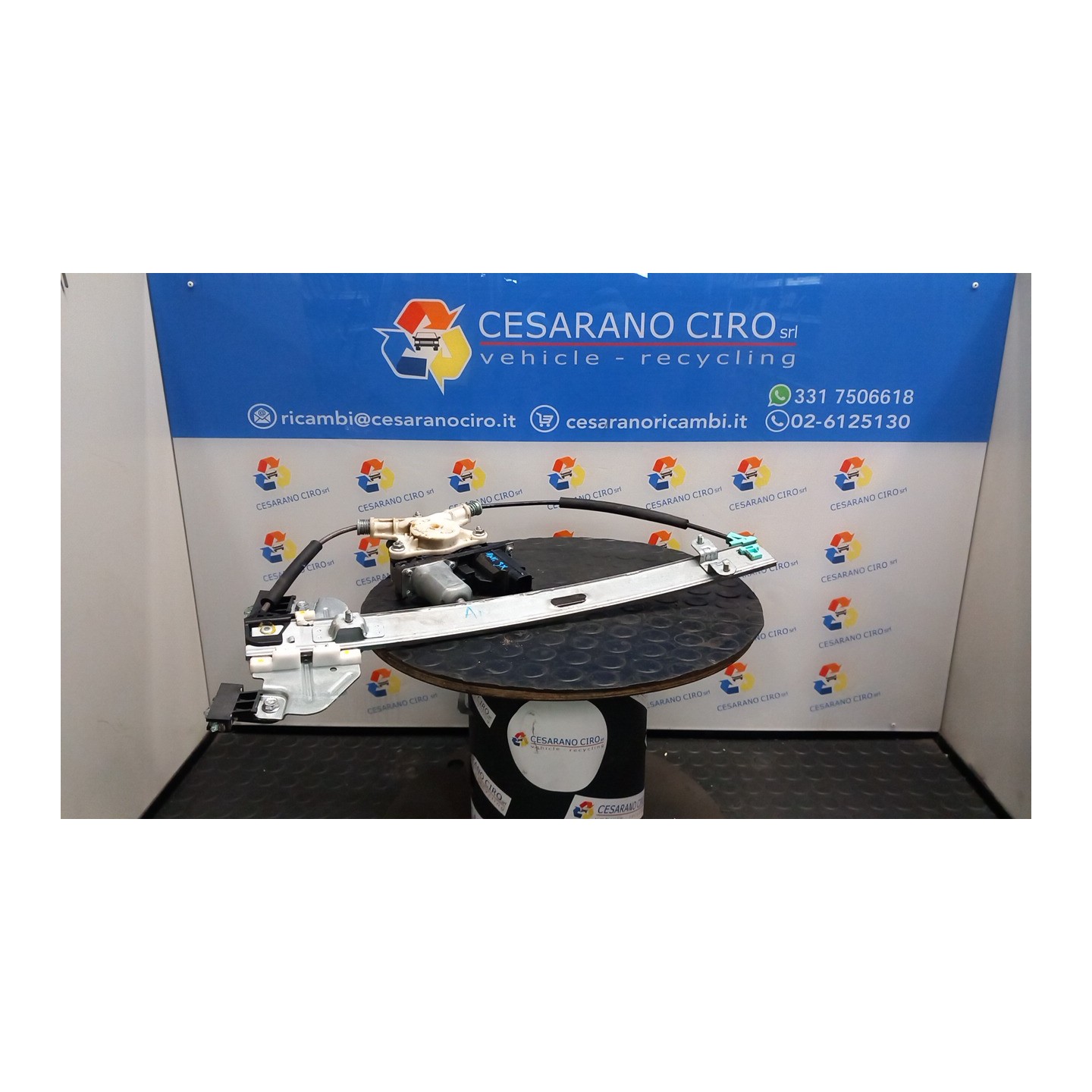 ALZACRISTALLO ELETTR. PORTA ANT. C/MOTORINO SX. 014 KIA RIO 3A SERIE (01/15-10/17) G4LA 824011W020
