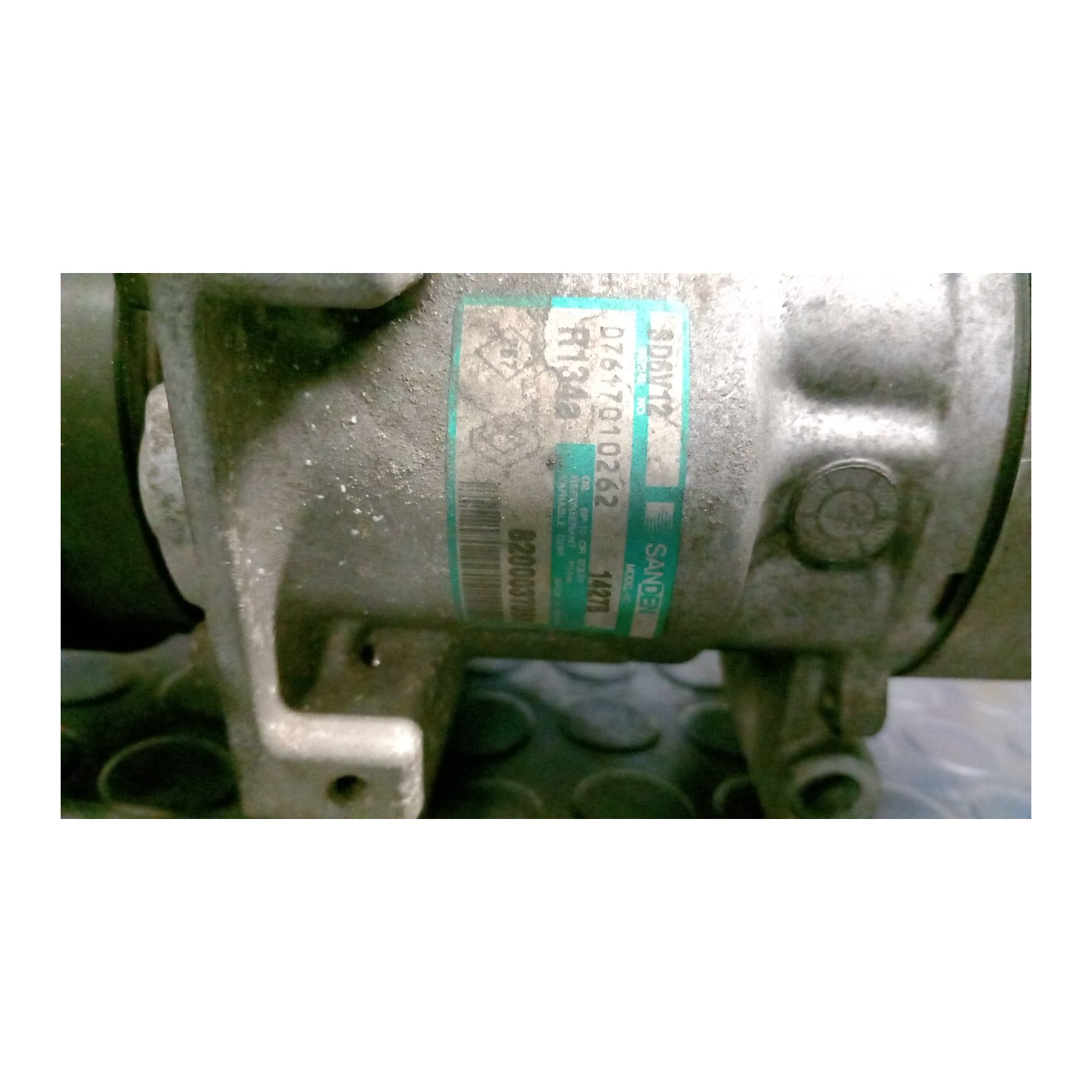 COMPRESSORE A/C ROTAZIONE 007 RENAULT CLIO 2A SERIE (05/01-11/10) D4FB7 7711134670