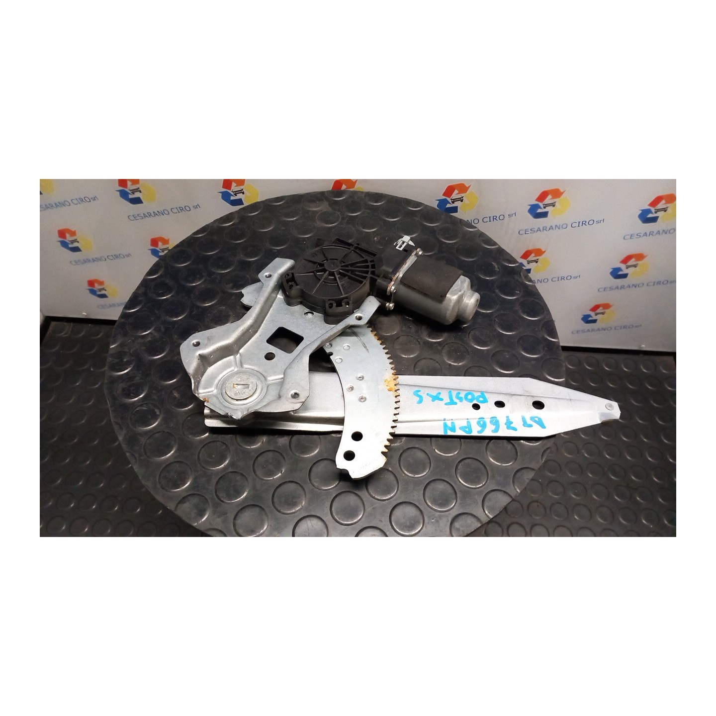 ALZACRISTALLO ELETTR. PORTA POST. C/MOTORINO SX. 119 NISSAN NOTE (E11E) (02/06-09/13) CR14 827019U000