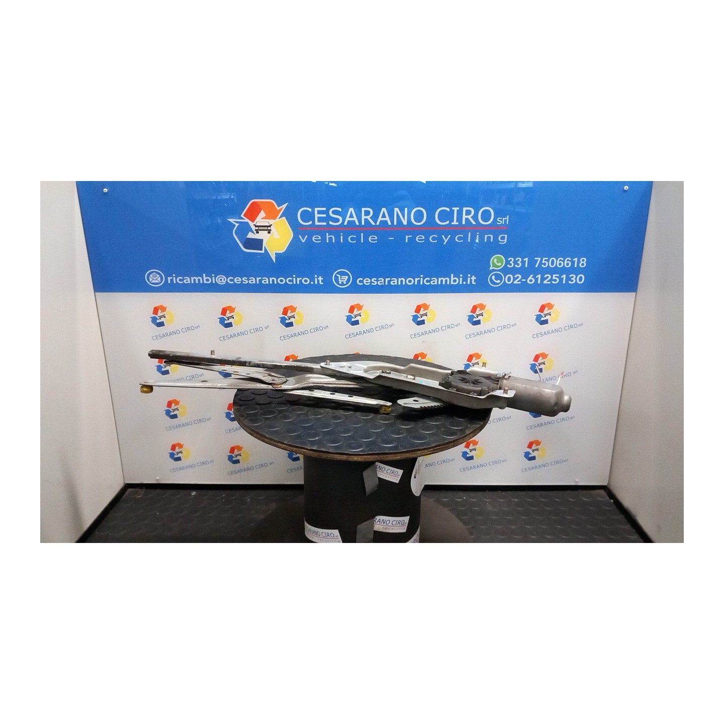 ALZACRISTALLO PORTA ANT. DX. 005 RENAULT KANGOO (08/97-04/03) E7JC6 8200157006