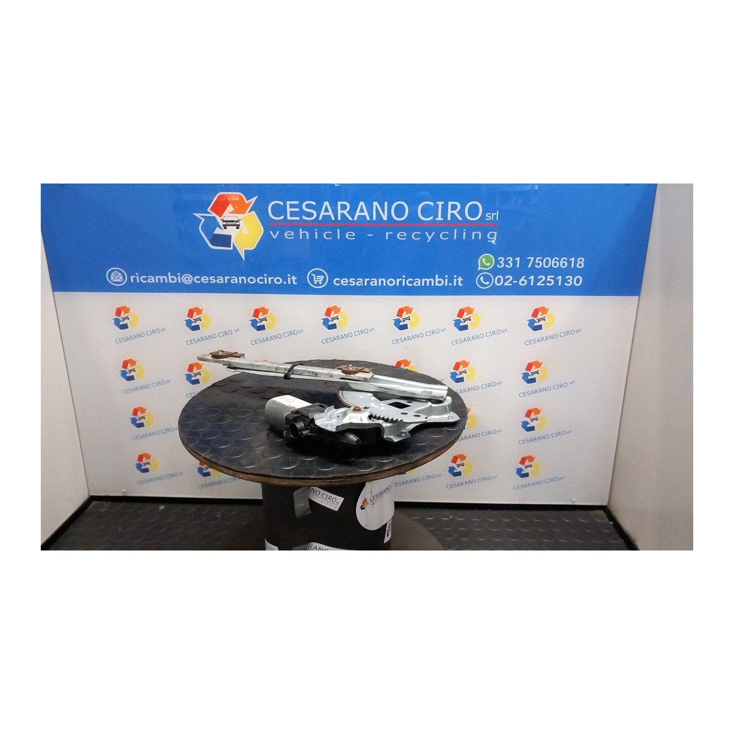 ALZACRISTALLO ELETTR. PORTA POST. C/MOTORINO DX. 013 NISSAN NOTE (E11E) (02/06-09/13) CR14 827009U000