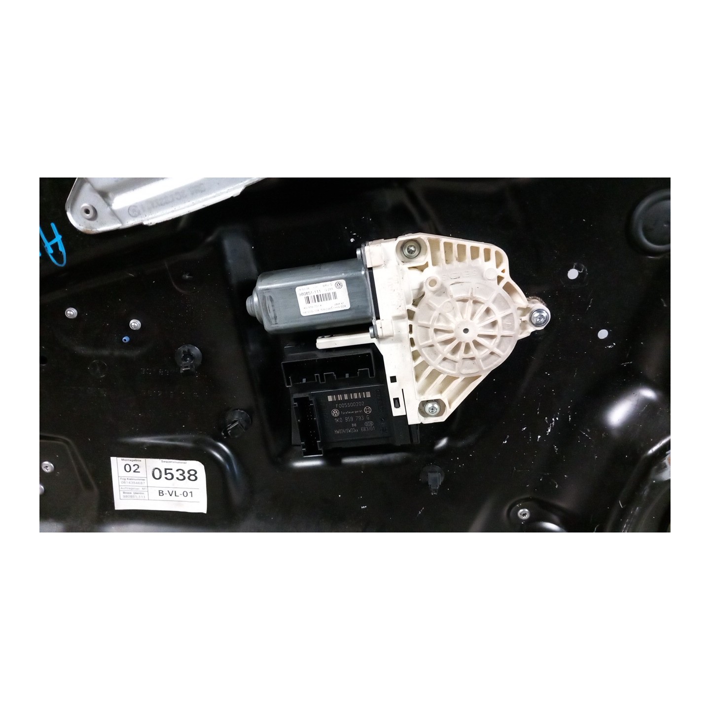 ALZACRISTALLO ELETTR. PORTA ANT. SX. 177 VOLKSWAGEN PASSAT (3C) (02/05-12/10) BKP 3C1837461L