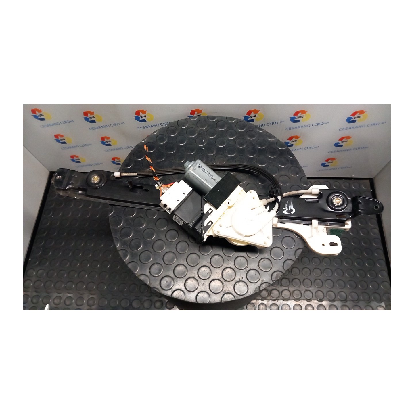 ALZACRISTALLO PORTA POST. DX. 103 SEAT ALTEA (5P) (03/04-) BJB 5P0839462