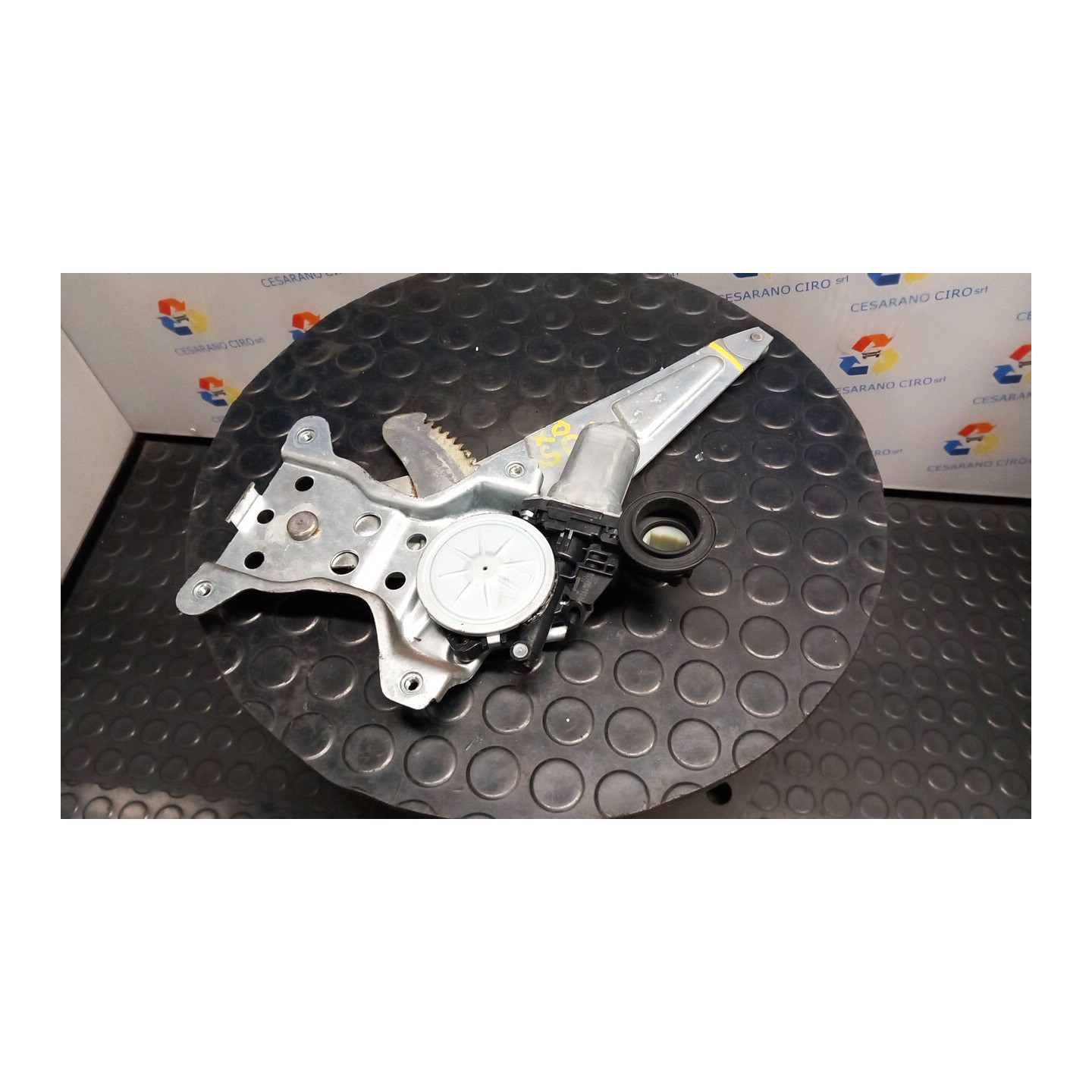 ALZACRISTALLO ELETTR. PORTA POST. DX. 107 DAIHATSU MATERIA (12/06-) K3 69803B1040