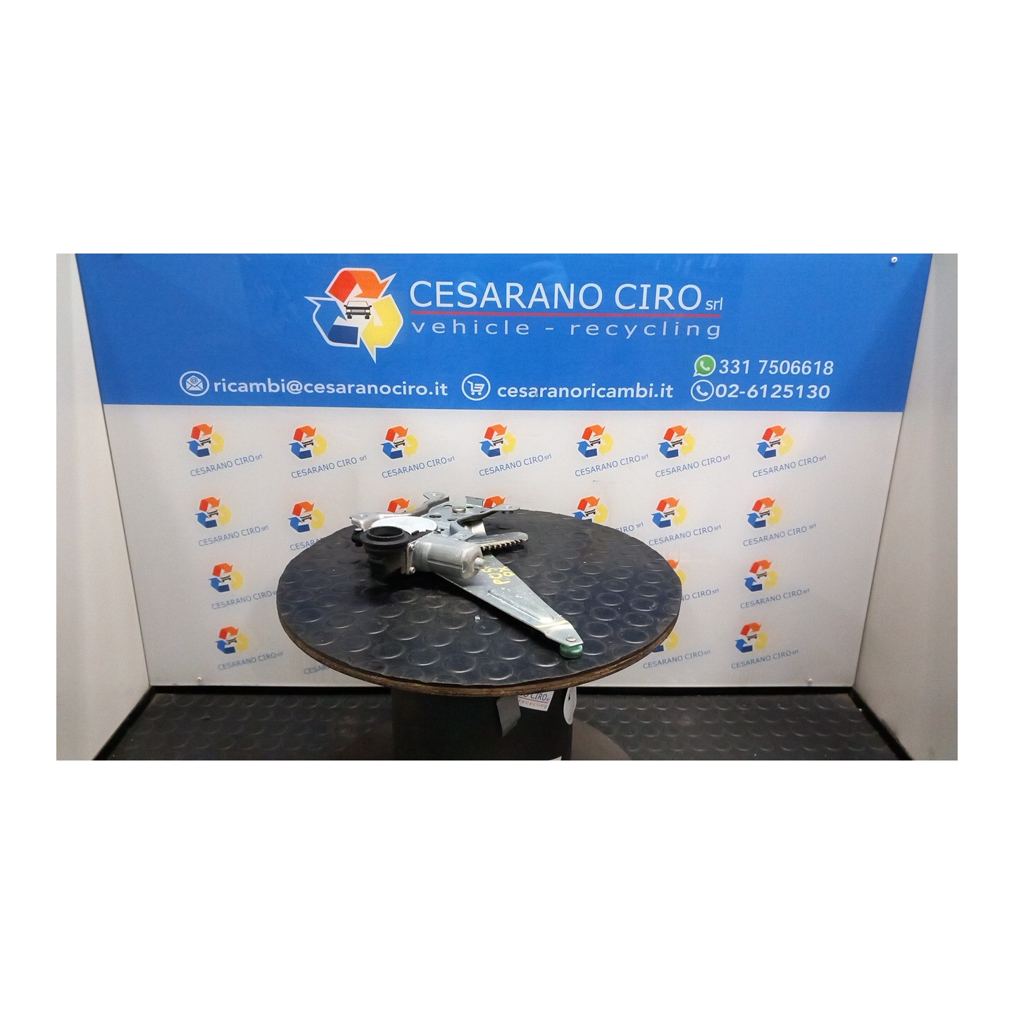 ALZACRISTALLO ELETTR. PORTA POST. DX. 107 DAIHATSU MATERIA (12/06-) K3 69803B1040