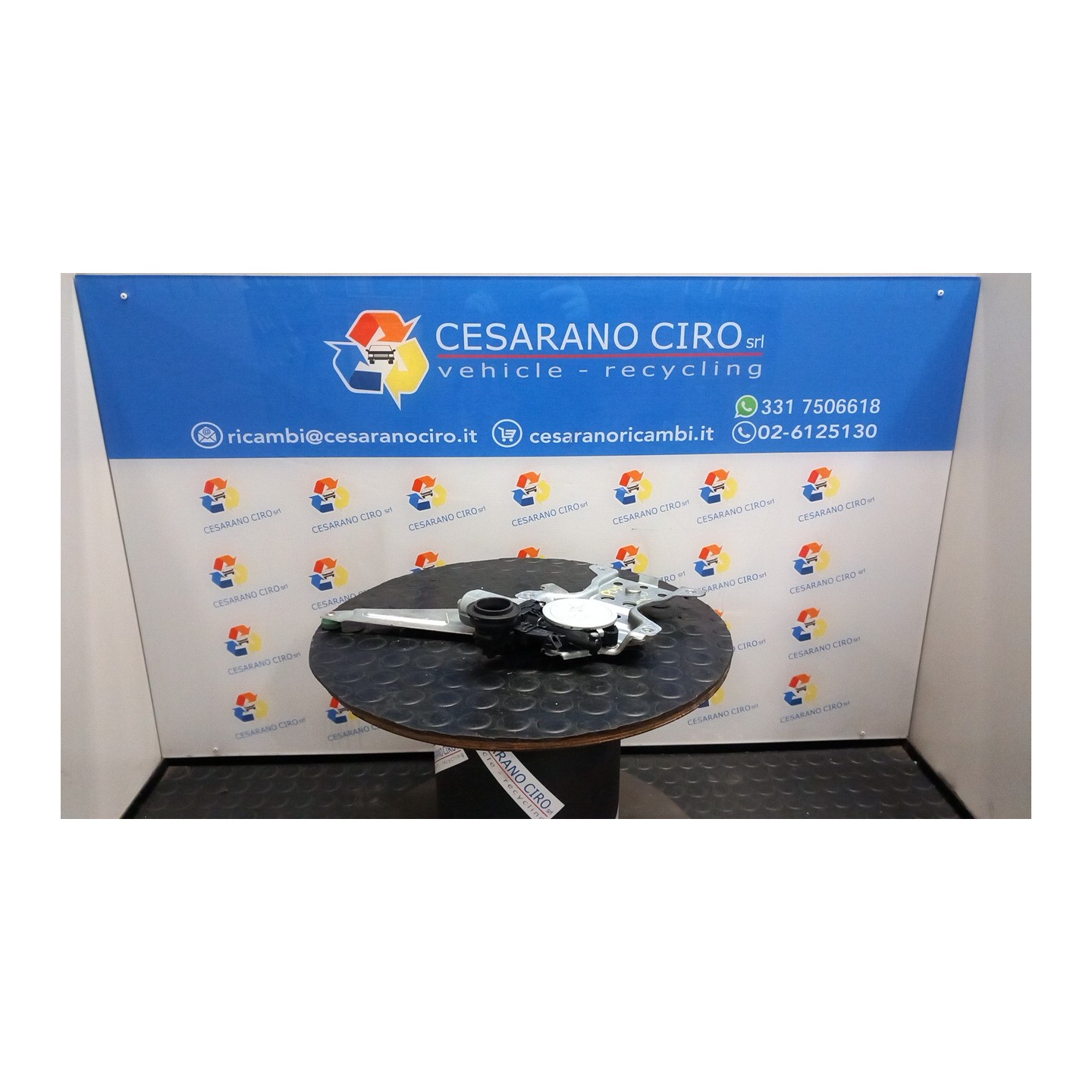ALZACRISTALLO ELETTR. PORTA POST. SX. 108 DAIHATSU MATERIA (12/06-) K3 69804B1050
