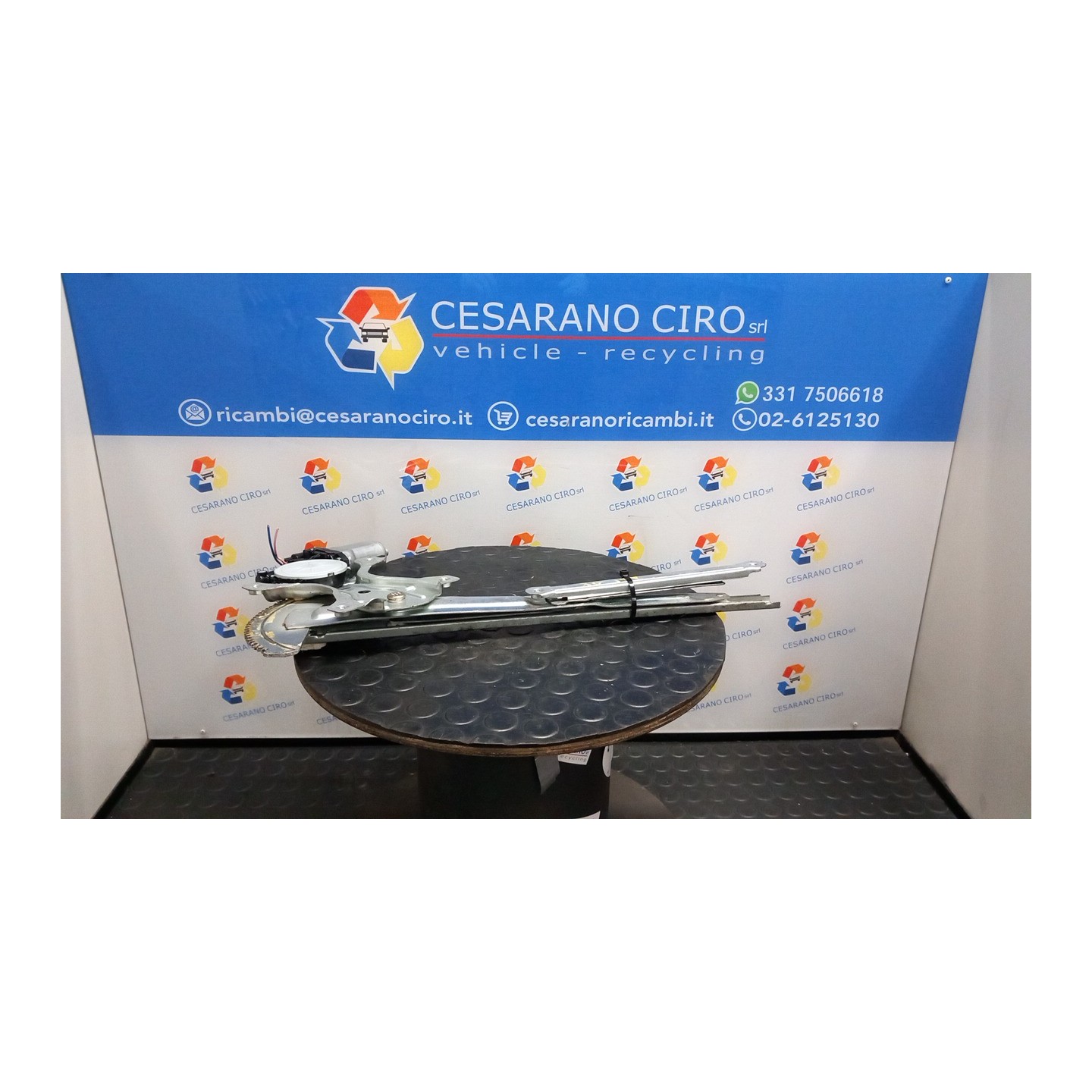 ALZACRISTALLO ELETTR. PORTA ANT. DX. 127 DAIHATSU CUORE (09/07-) 1KR 69801B2090