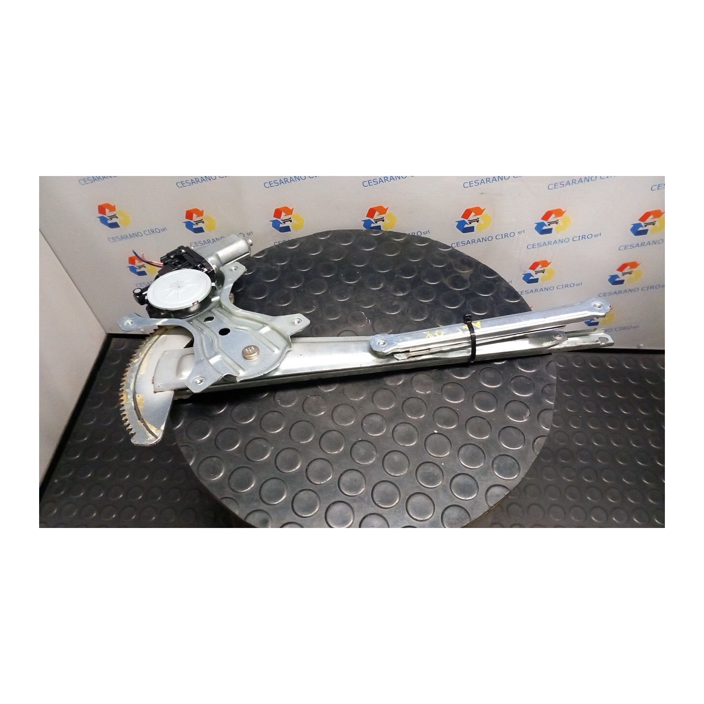 ALZACRISTALLO ELETTR. PORTA ANT. DX. 127 DAIHATSU CUORE (09/07-) 1KR 69801B2090