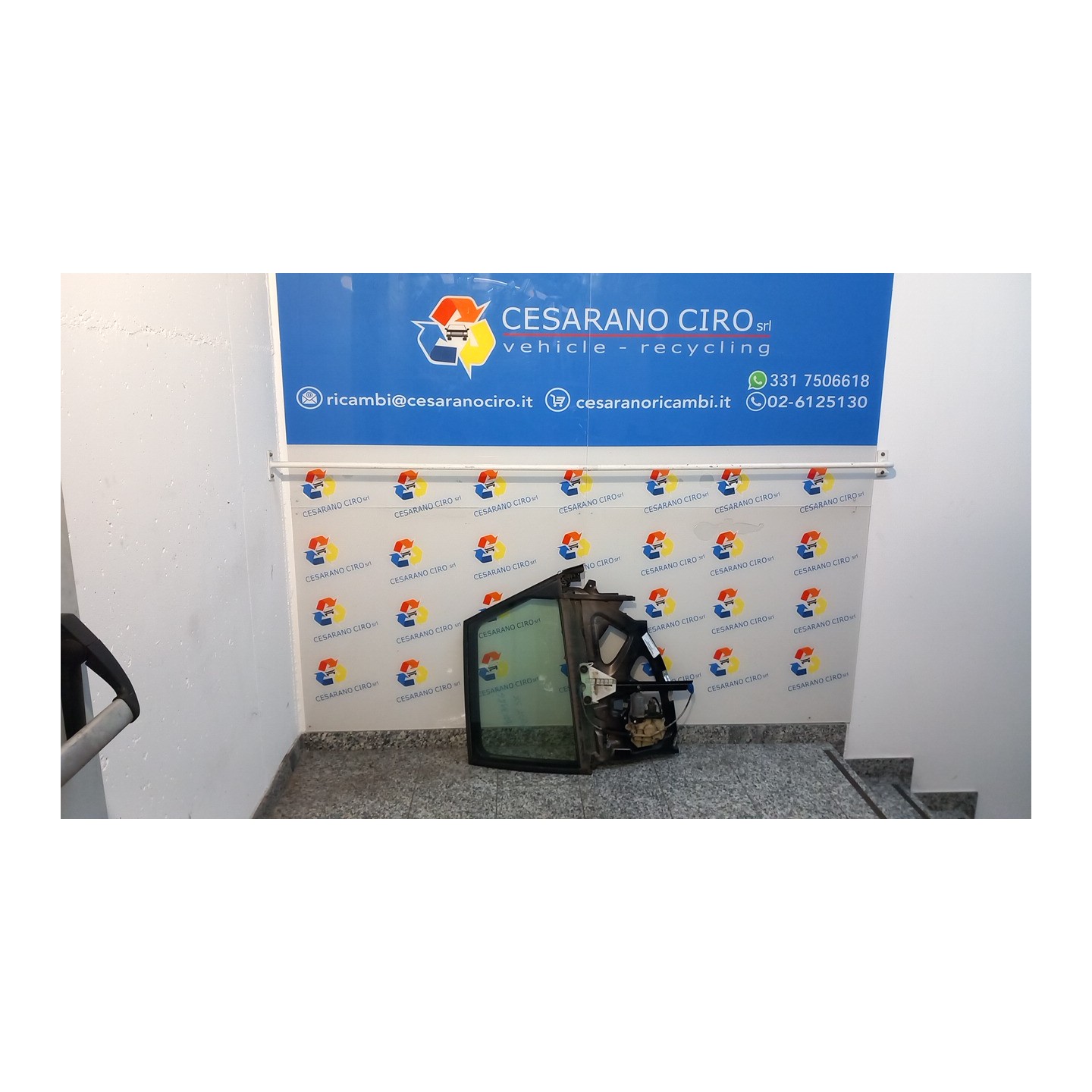 ALZACRISTALLO ELETTR. PORTA POST. SX. 079 AUDI A3 (8L) (08/96-12/01) AKL 8L4839461
