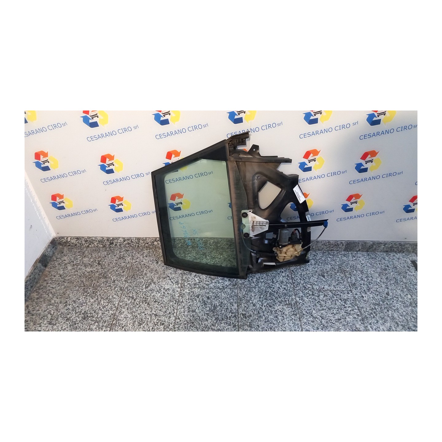 ALZACRISTALLO ELETTR. PORTA POST. SX. 079 AUDI A3 (8L) (08/96-12/01) AKL 8L4839461