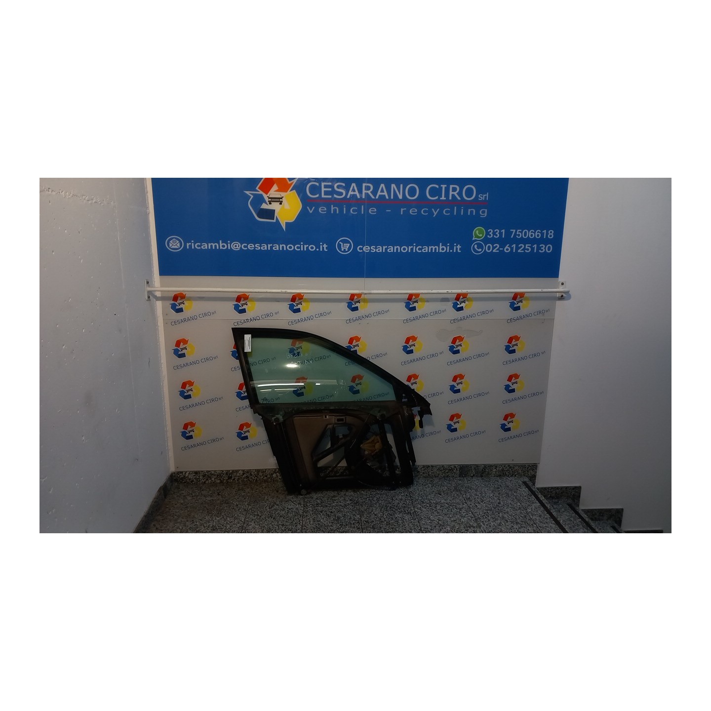 ALZACRISTALLO ELETTR. PORTA ANT. DX. 080 AUDI A3 (8L) (08/96-12/01) AKL 8L4837462