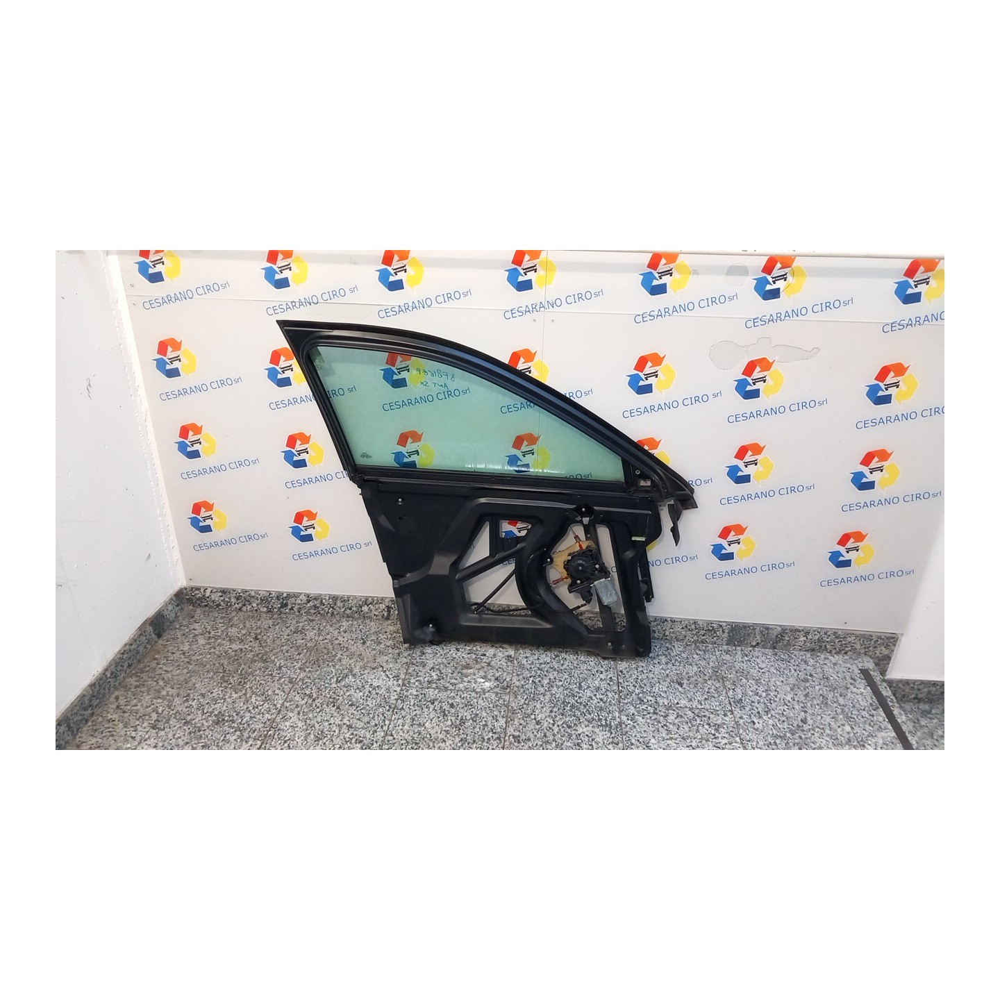 ALZACRISTALLO ELETTR. PORTA ANT. SX. 081 AUDI A3 (8L) (08/96-12/01) AKL 8L4837461