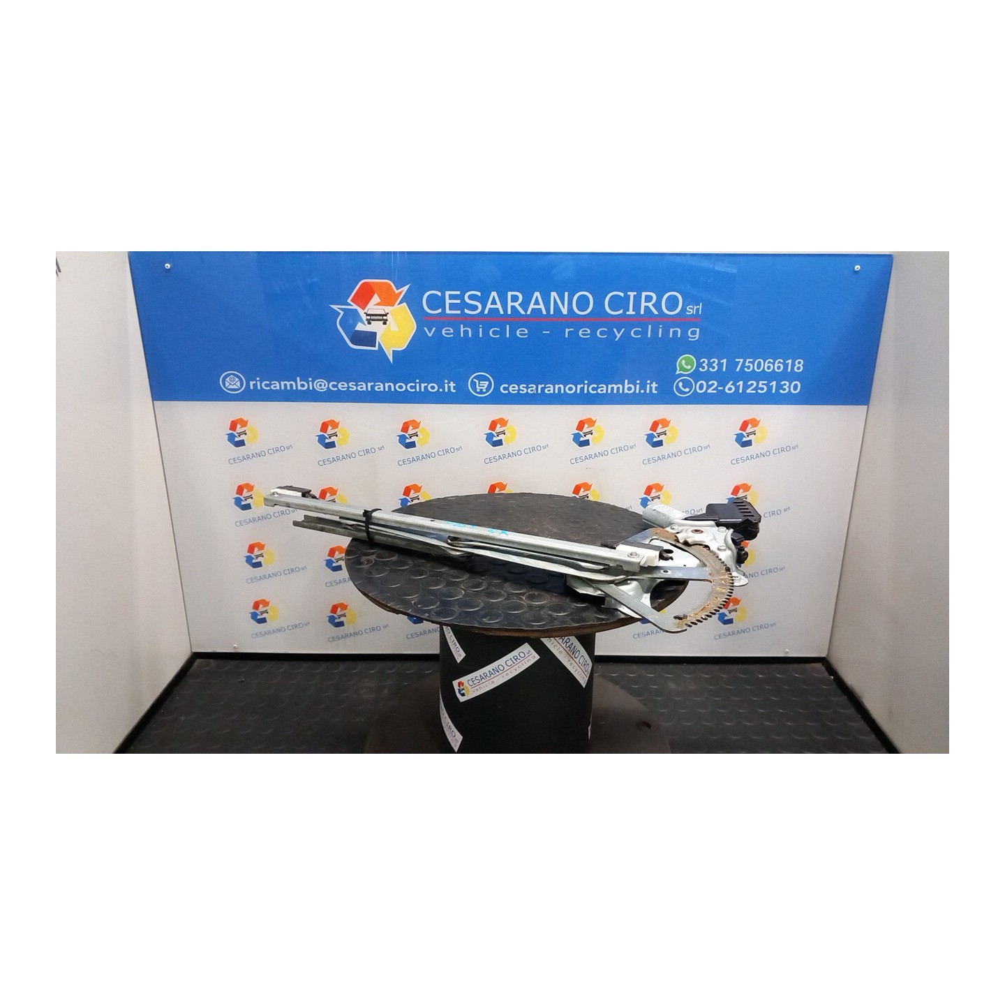 ALZACRISTALLO ELETTR. PORTA POST. SOL C/MOTORINO DX. 086 TOYOTA COROLLA VERSO (03/04-12/09) 2ADFTV 698300F020