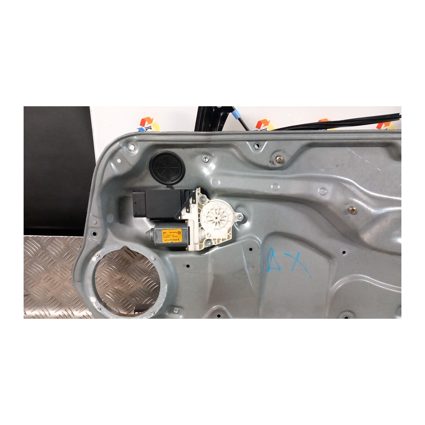 ALZACRISTALLO ELETTR. PORTA ANT. DX. 057 VOLKSWAGEN GOLF (1J) (09/97-03/06) ASZ 1J3837462H