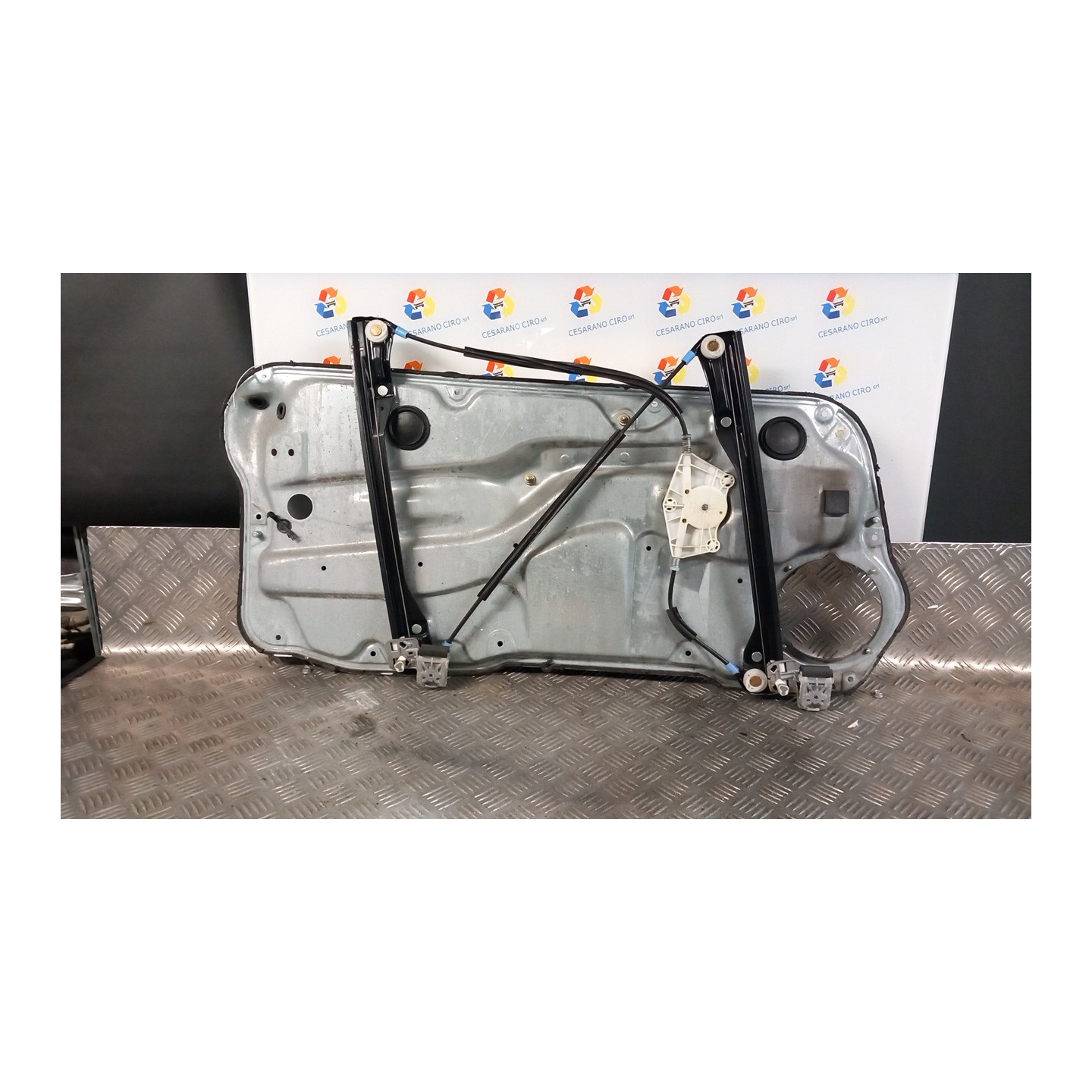 ALZACRISTALLO ELETTR. PORTA ANT. DX. 057 VOLKSWAGEN GOLF (1J) (09/97-03/06) ASZ 1J3837462H
