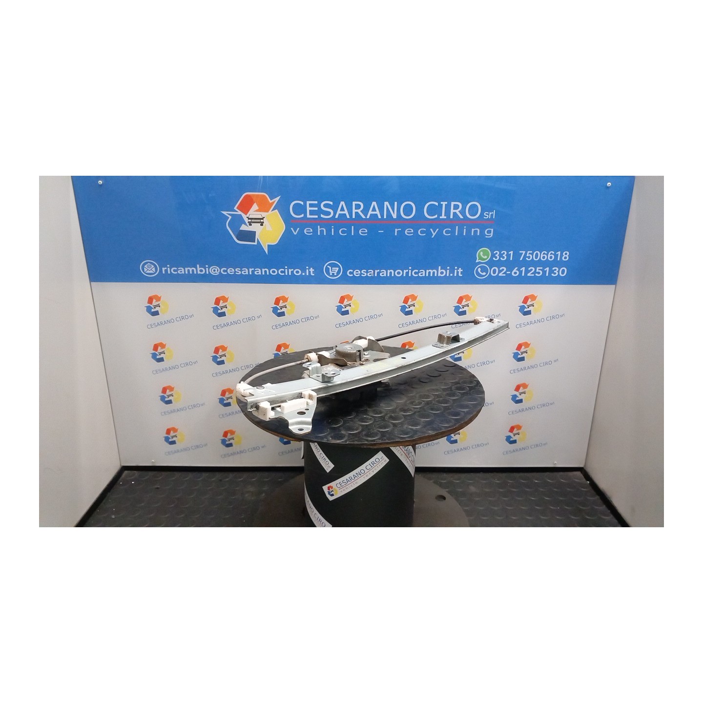 ALZACRISTALLO ELETTR. PORTA POST. SX. 114 RENAULT KOLEOS (05/08-) M9RG8 827214390R