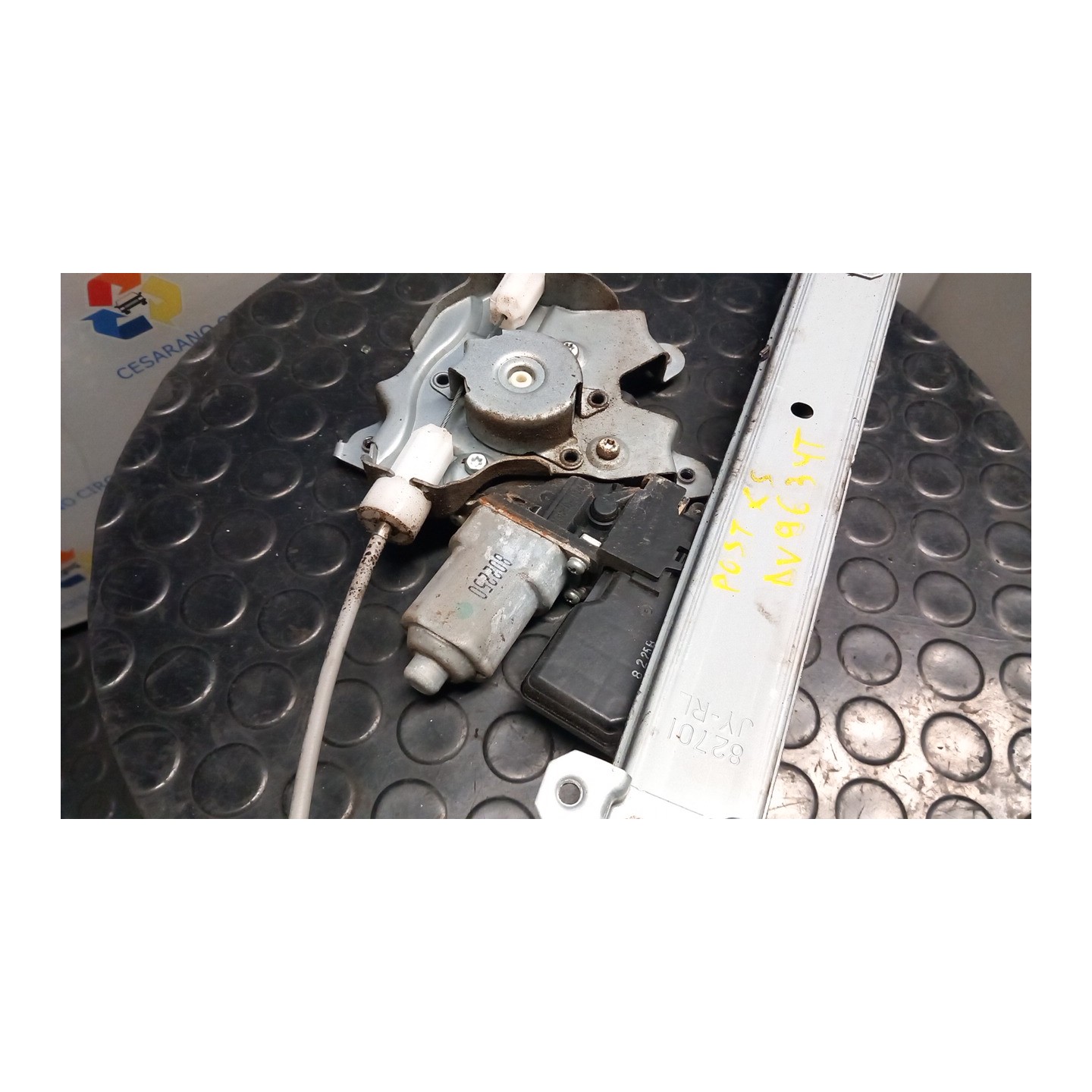 ALZACRISTALLO ELETTR. PORTA POST. SX. 114 RENAULT KOLEOS (05/08-) M9RG8 827214390R