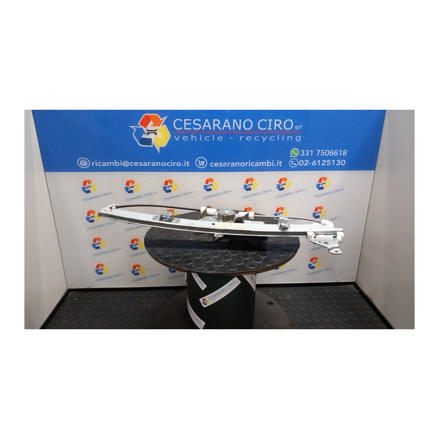 ALZACRISTALLO ELETTR. PORTA POST. SX. 115 RENAULT KOLEOS (05/08-) M9RG8 82721JY00A