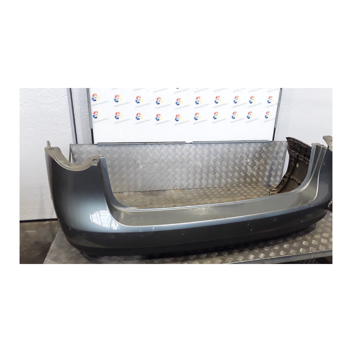 PARAURTI POST. 108 VOLKSWAGEN PASSAT (3C) (02/05-12/10) BMP 3C9807417GRU