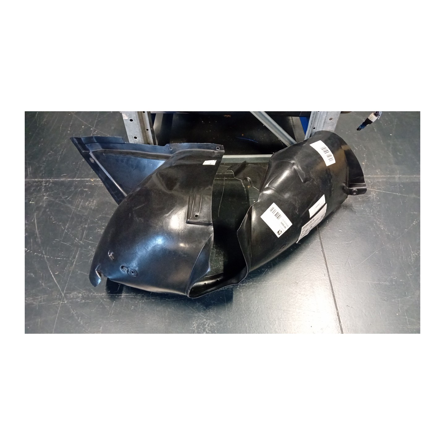 PARASASSI INT. PASSARUOTA ANT. SX. 065 PEUGEOT 307 (04/01-12/06)  7136N6