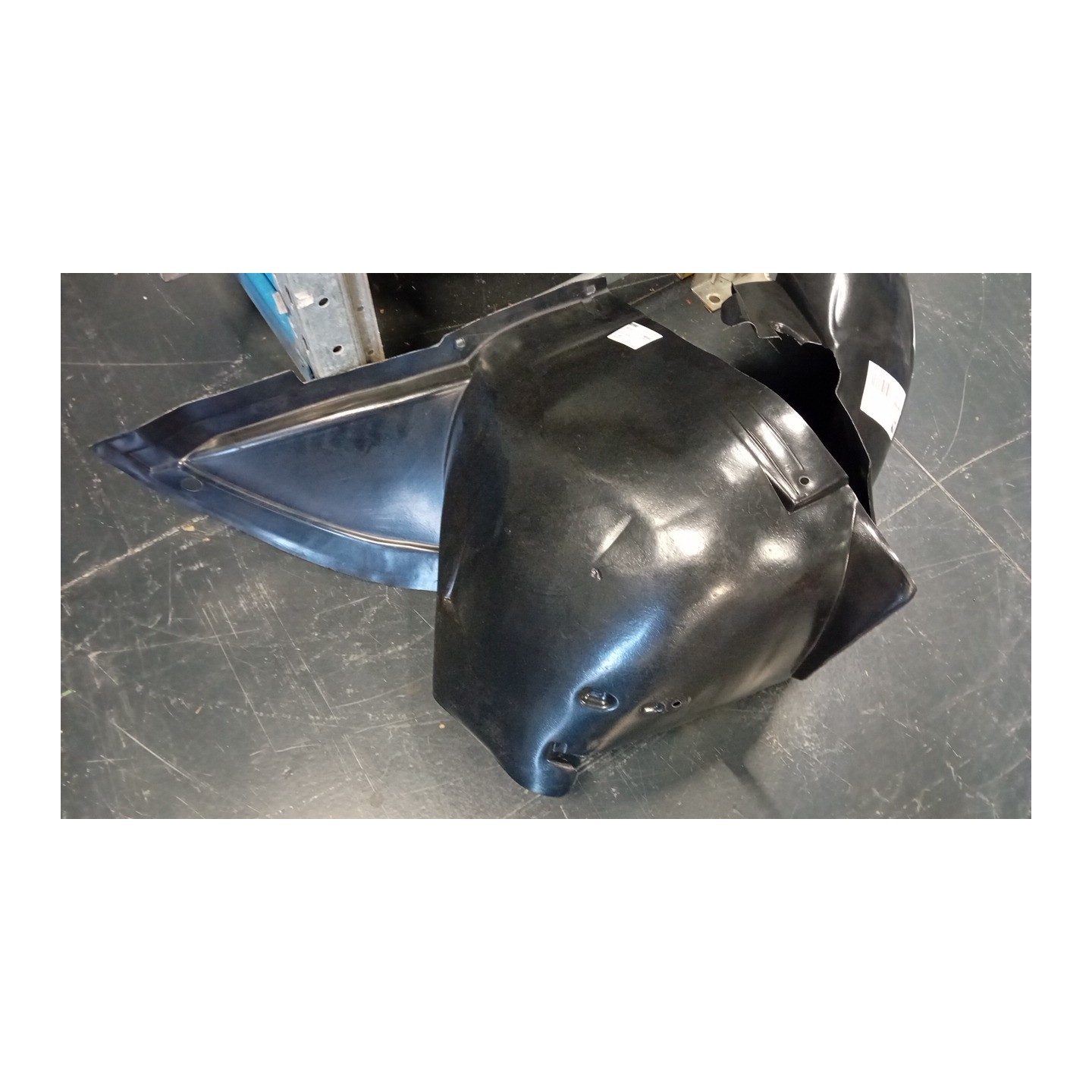 PARASASSI INT. PASSARUOTA ANT. SX. 065 PEUGEOT 307 (04/01-12/06)  7136N6