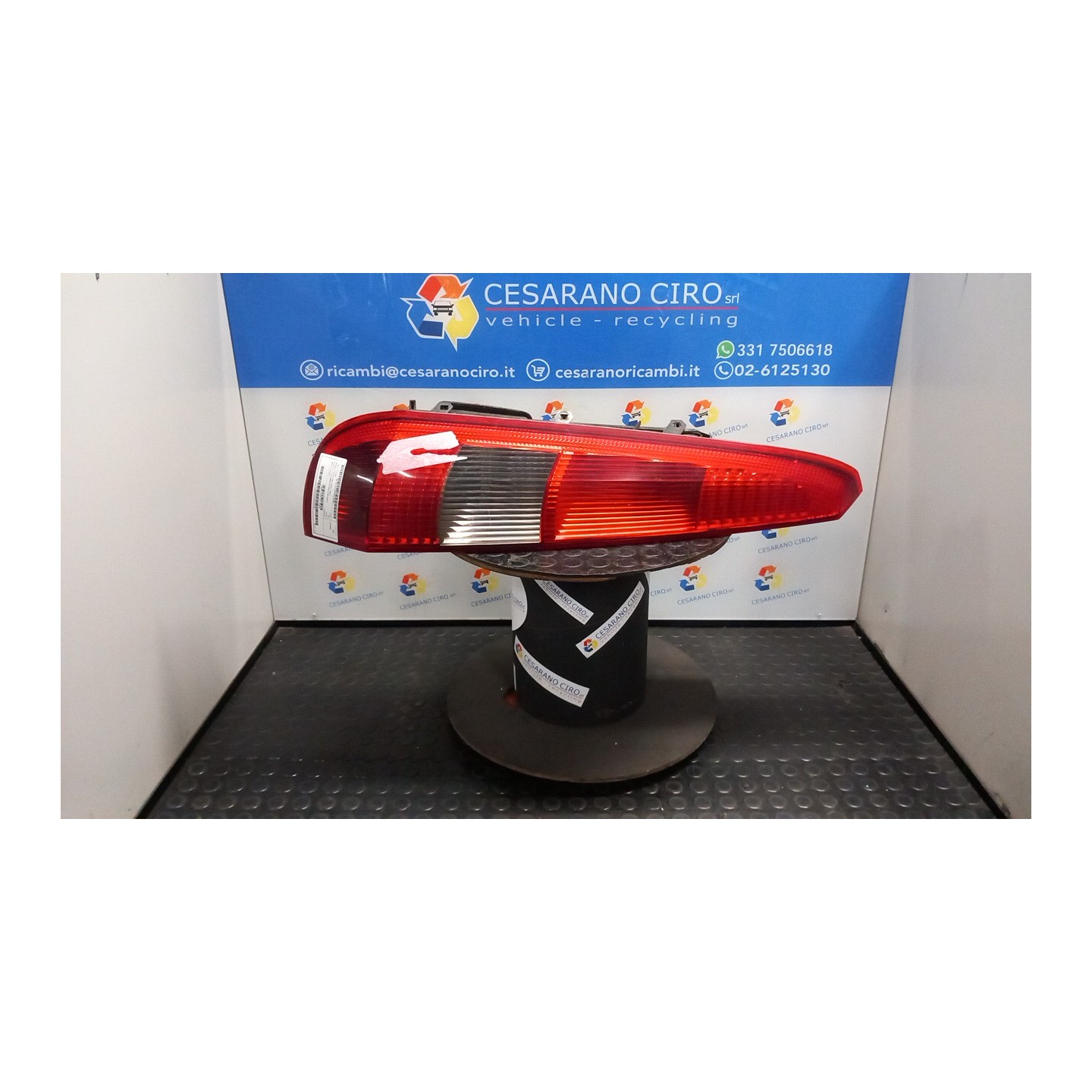 FANALE POST. SX. 004 FORD FIESTA (CBK) (03/02-12/05) FUJA 1324578