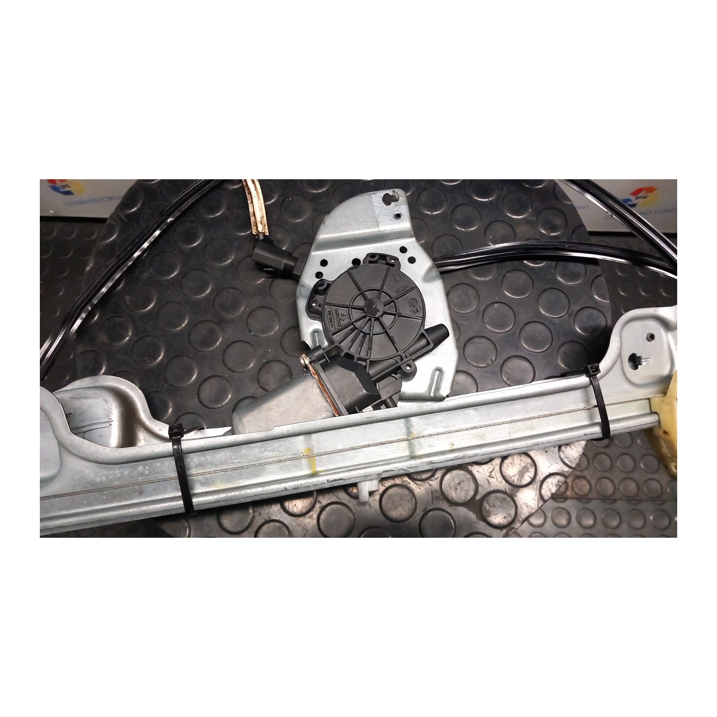 ALZACRISTALLO ELETTR. PORTA ANT. C/MOTORINO DX. 066 PEUGEOT 1007 (04/05-06/10) 8HZ 9222Q9