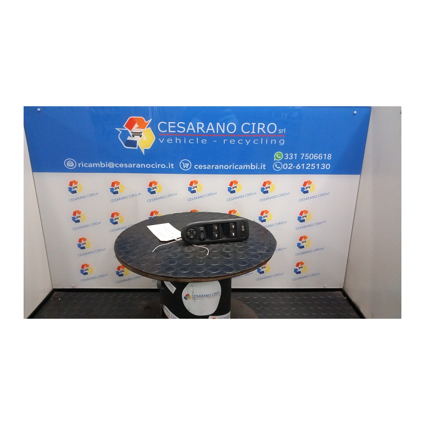 BLOCCO COMANDI ALZACRISTALLI E RETROVISORI EST. 131 CITROEN C5 (X7) (02/08-) RHF 6490C3