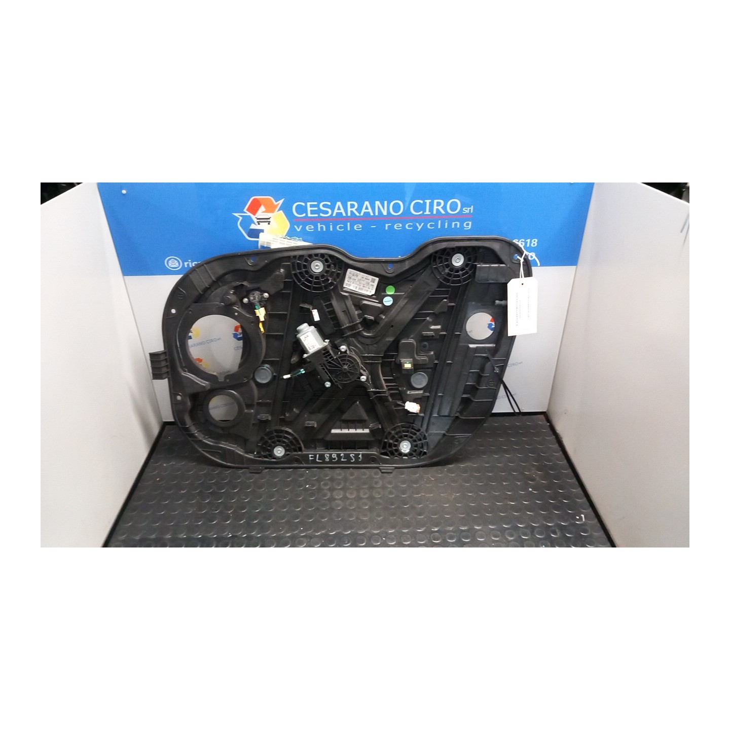 ALZACRISTALLO ELETTR. PORTA ANT. DX. 087 HYUNDAI I30 3A SERIE (01/17-) D4FB 82481G4010
