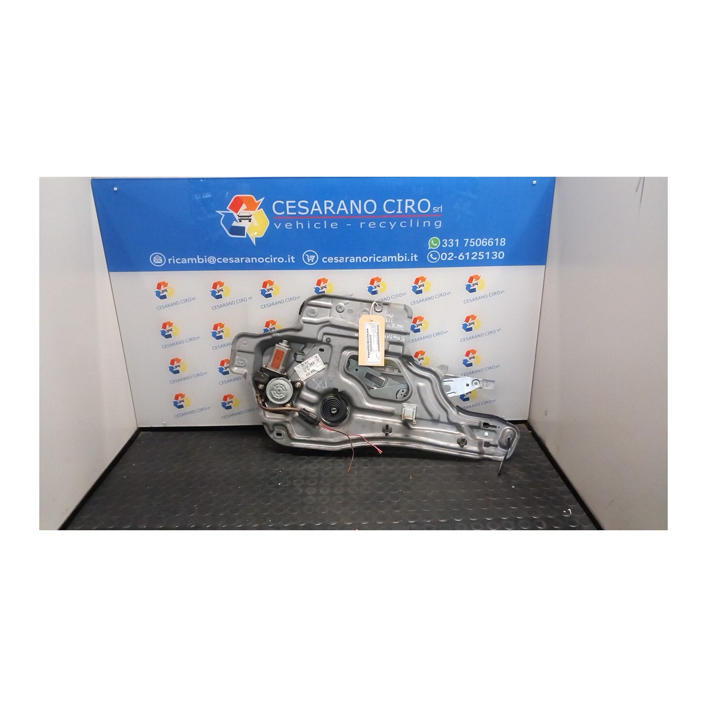 ALZACRISTALLO ELETTR. PORTA ANT. DX. 048 HYUNDAI SANTA FE 1A SERIE (01/01-10/06 D4EA 8240626000