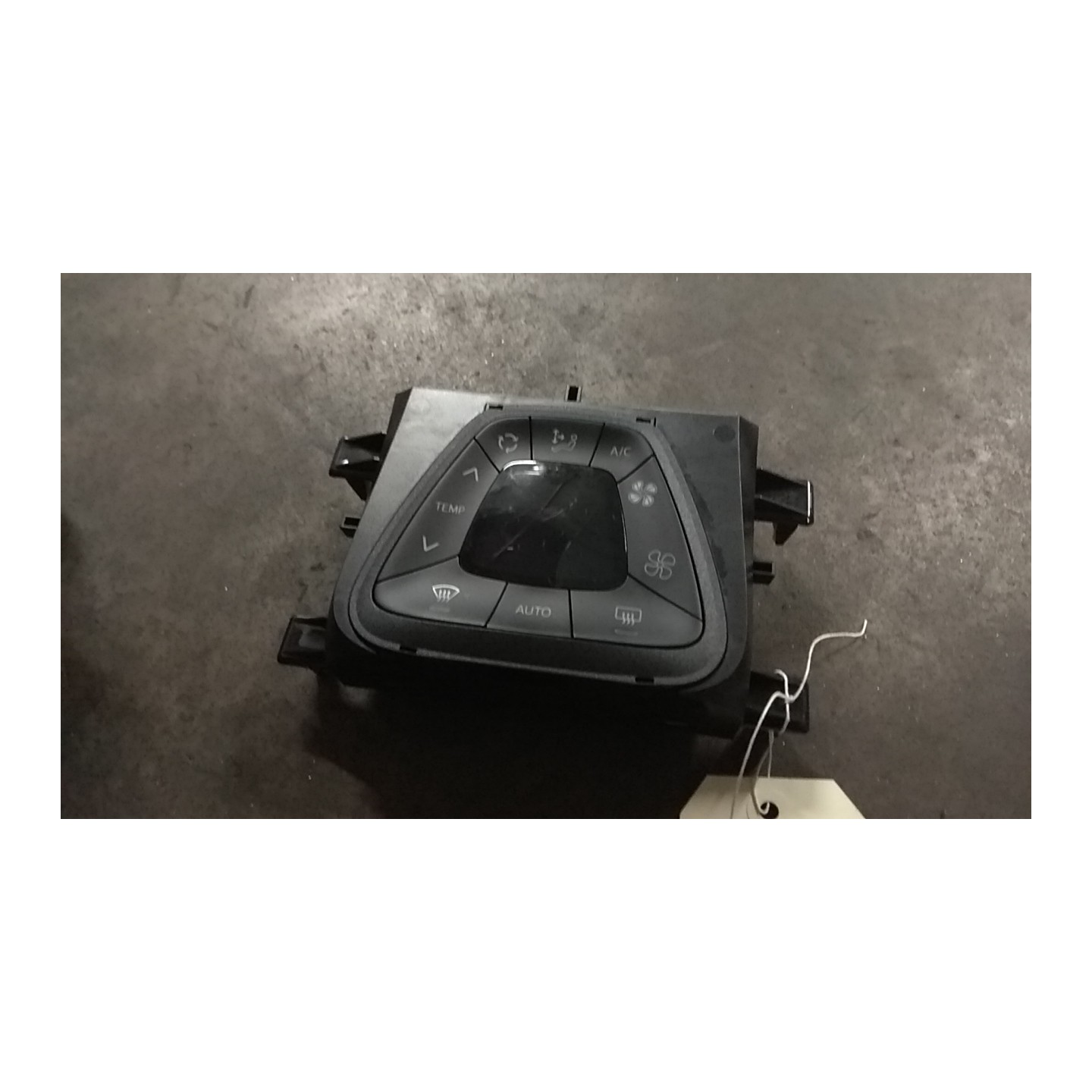 BLOCCO COMANDO CLIMATIZZAZIONE C/A/C AUT. 043 TOYOTA AYGO 2A SERIE (06/18-) 1KR 55900YV010