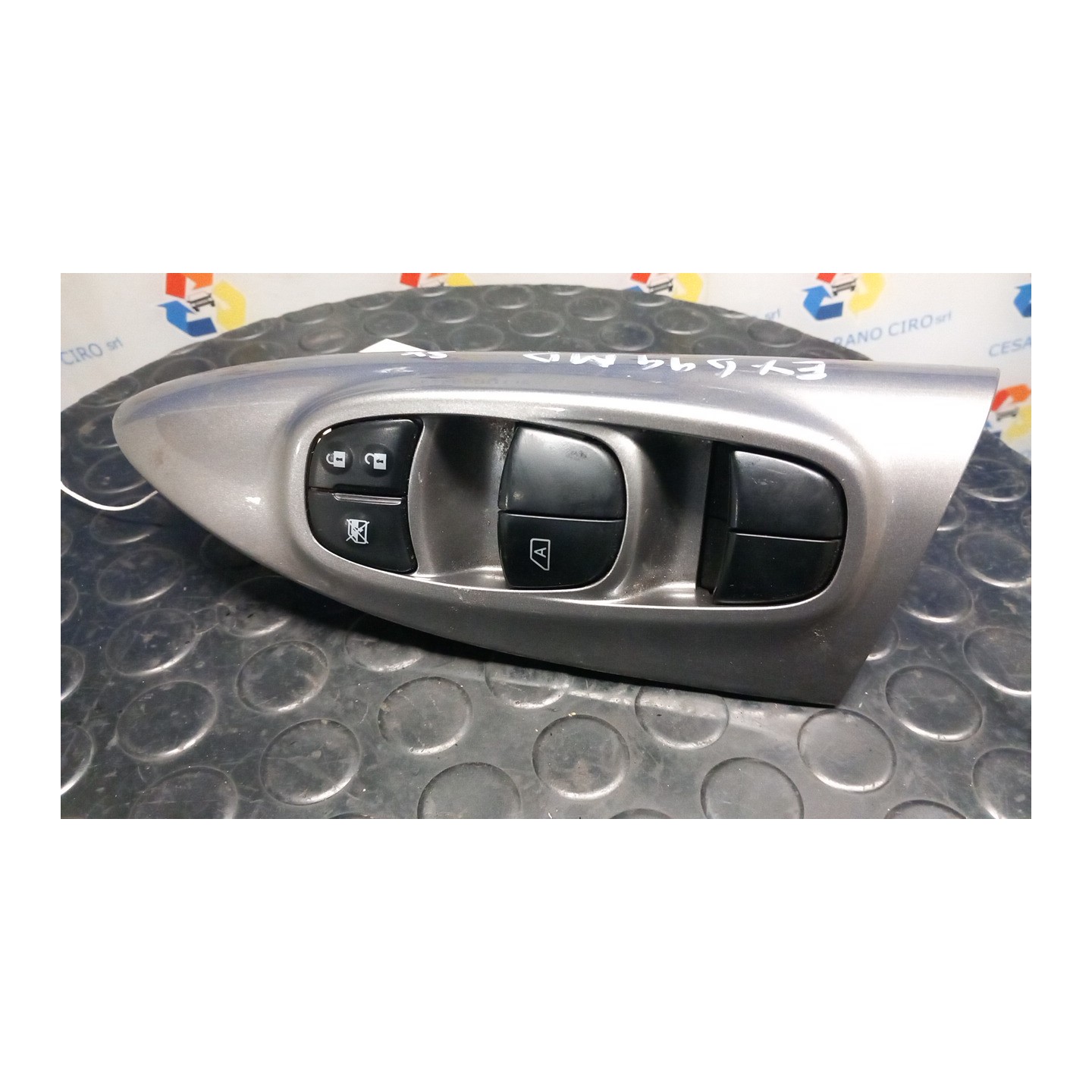 BLOCCO COMANDI ALZACRISTALLI 106 NISSAN JUKE (F15E) (10/10-12/18) K9K 254011KA5E